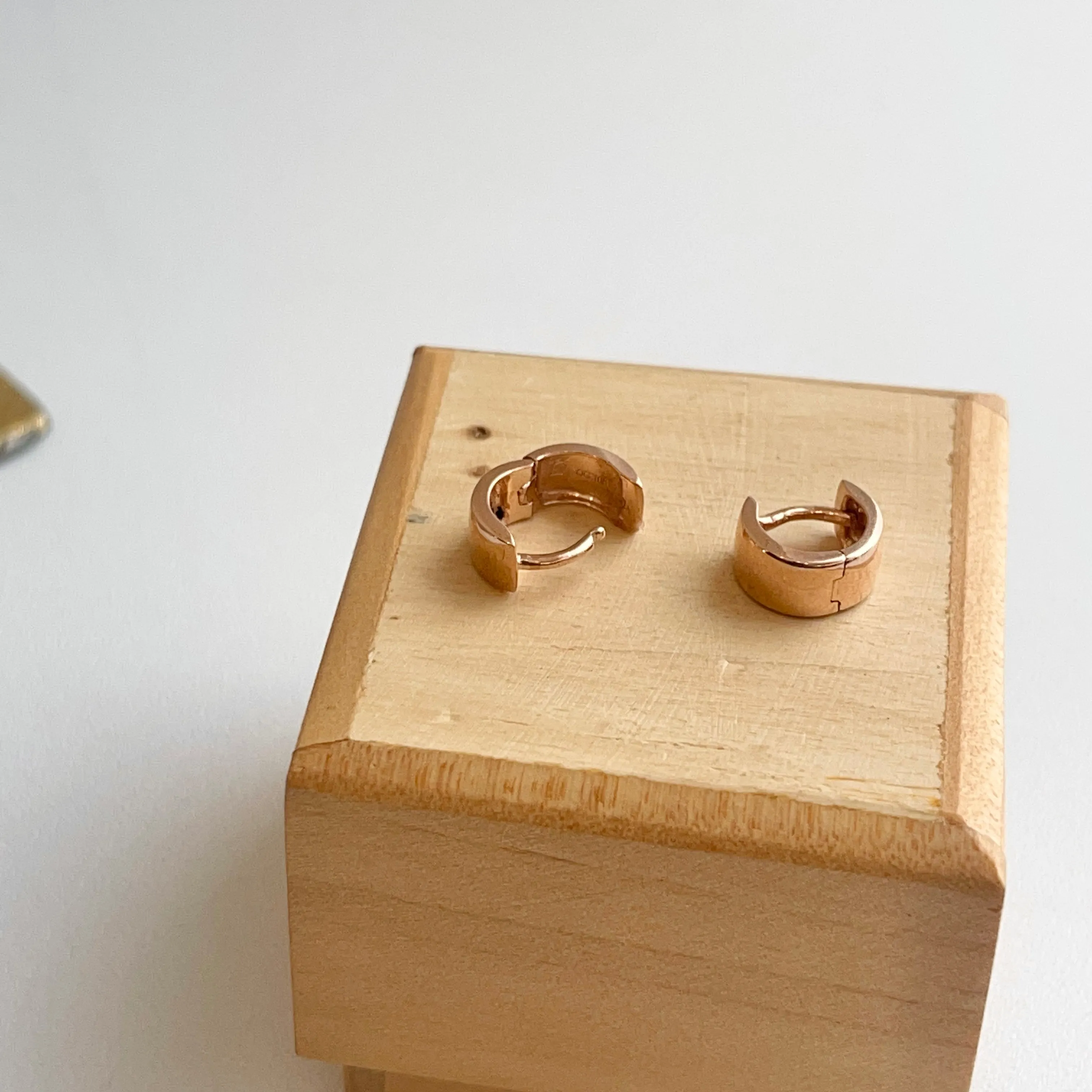 10KT Rose Gold Hinged Mini Huggie Hoop Earrings 11mm