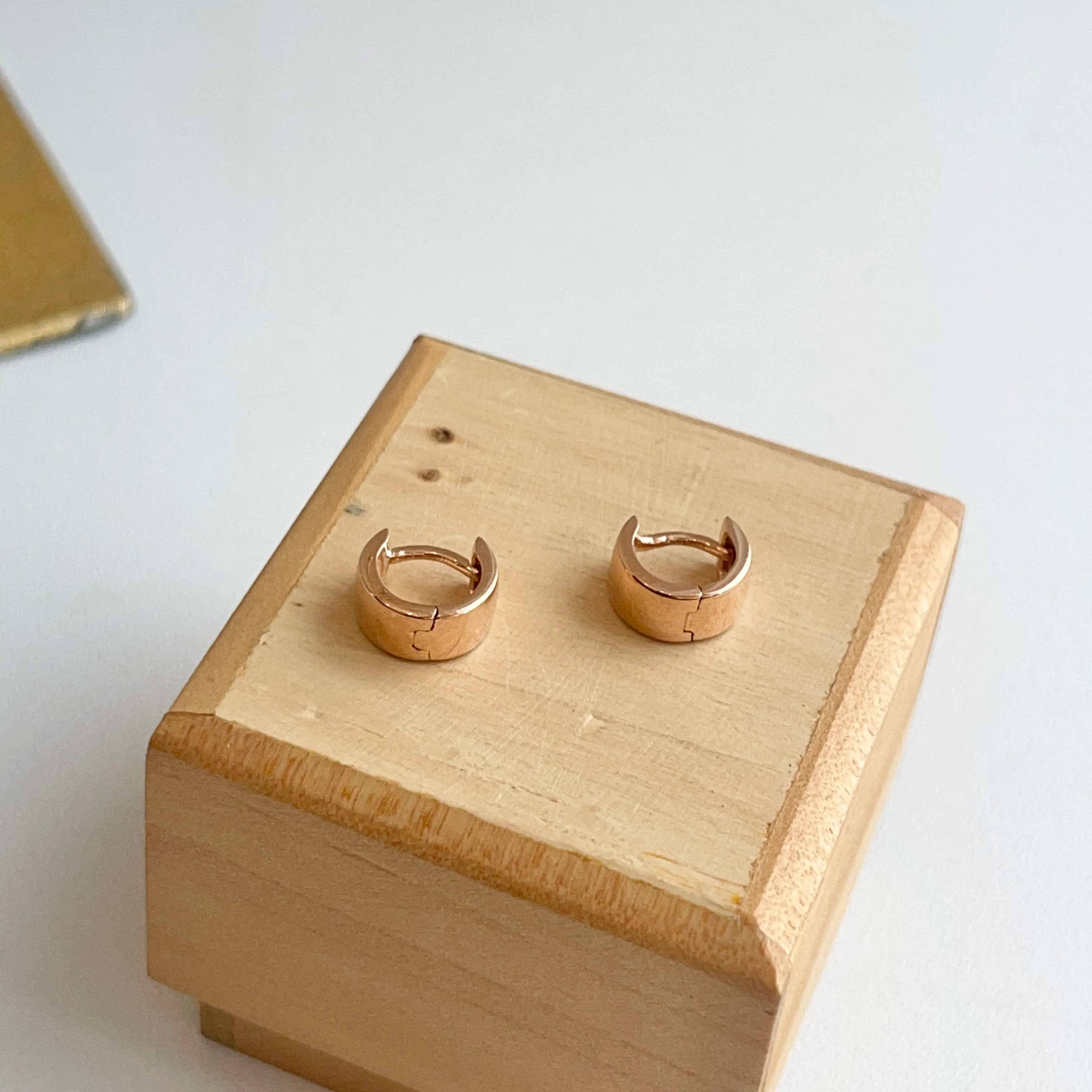 10KT Rose Gold Hinged Mini Huggie Hoop Earrings 11mm
