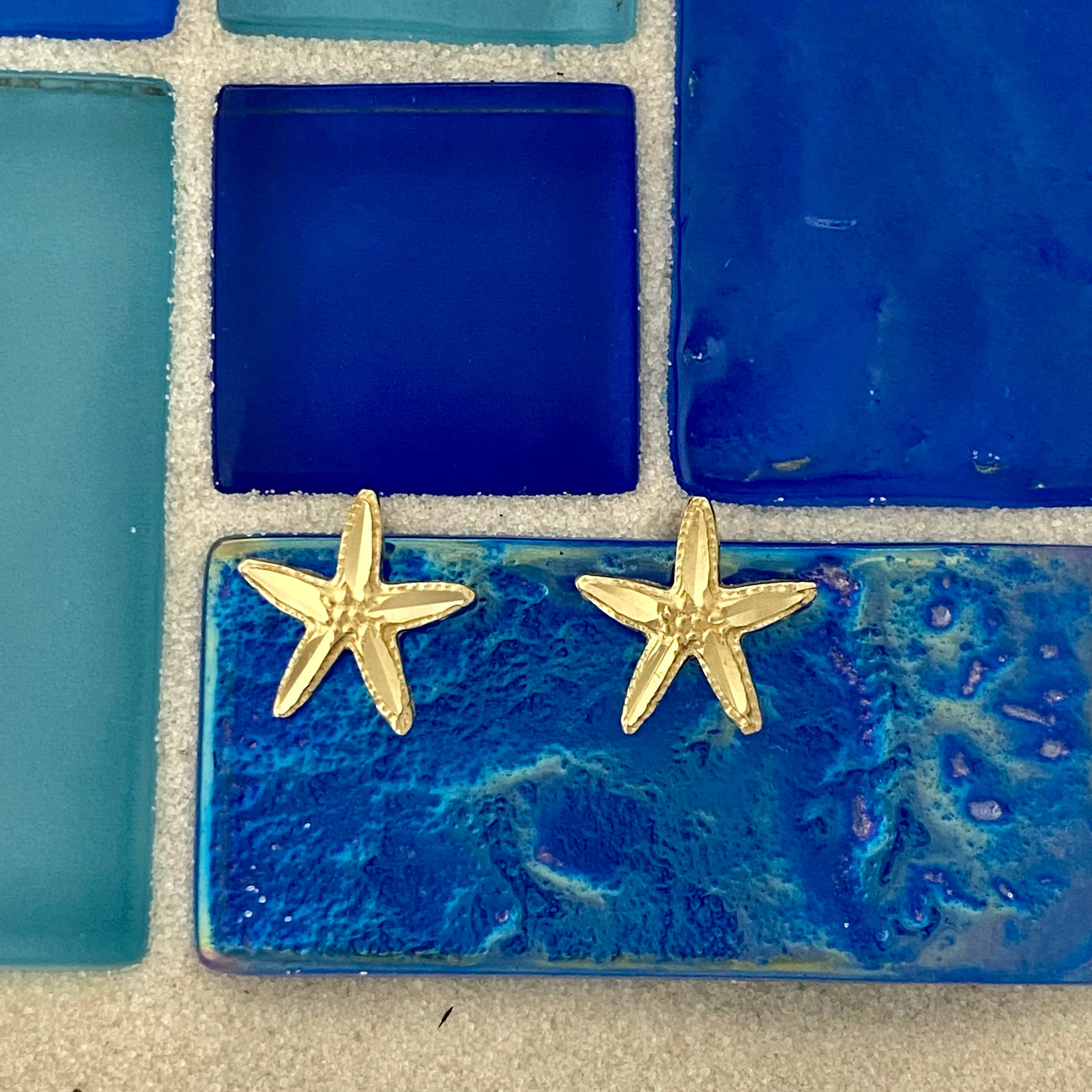 14k Yellow Gold Diamond Cut Starfish Post Earrings