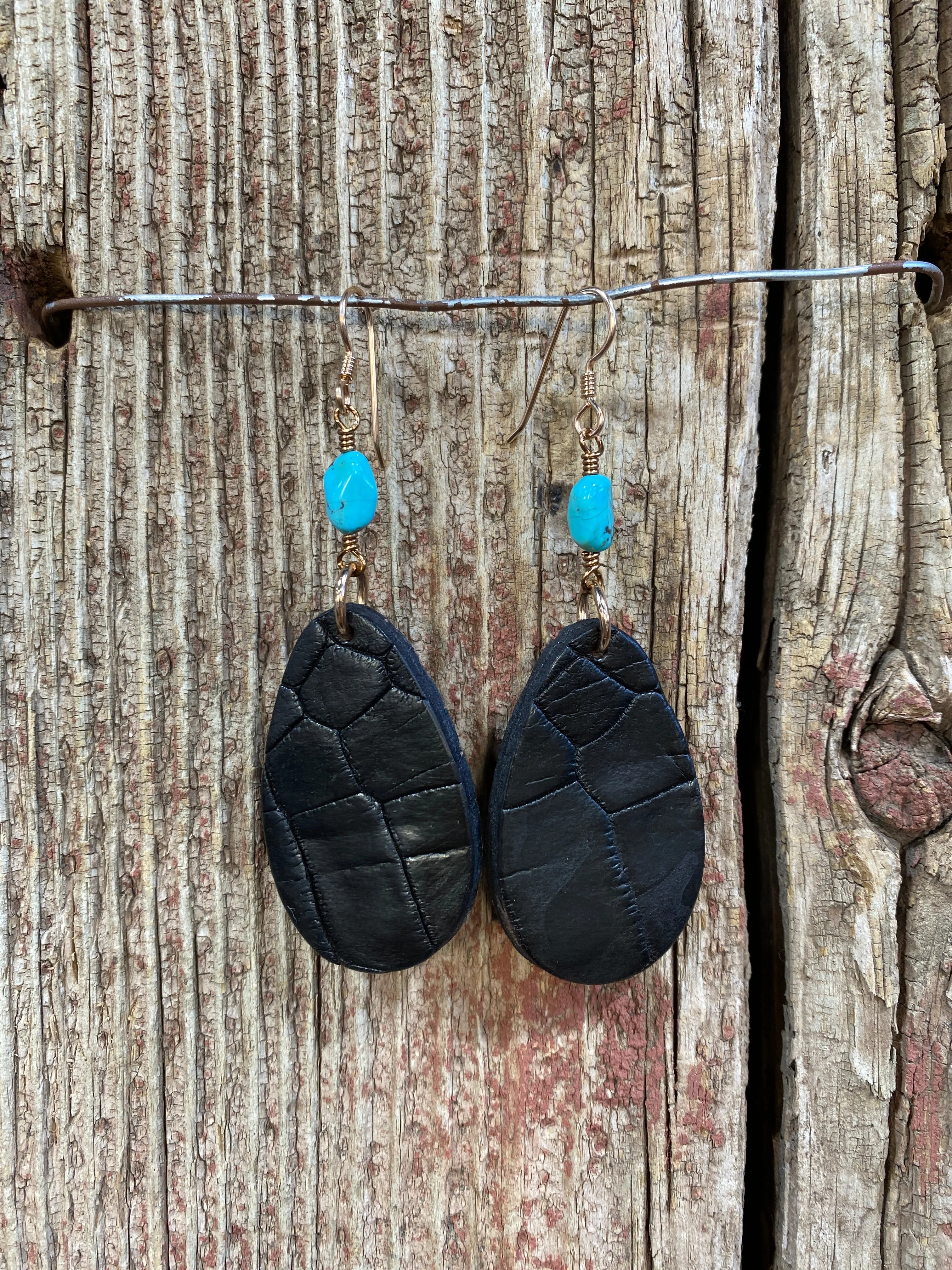 16606 American Alligator & Turq Earrings