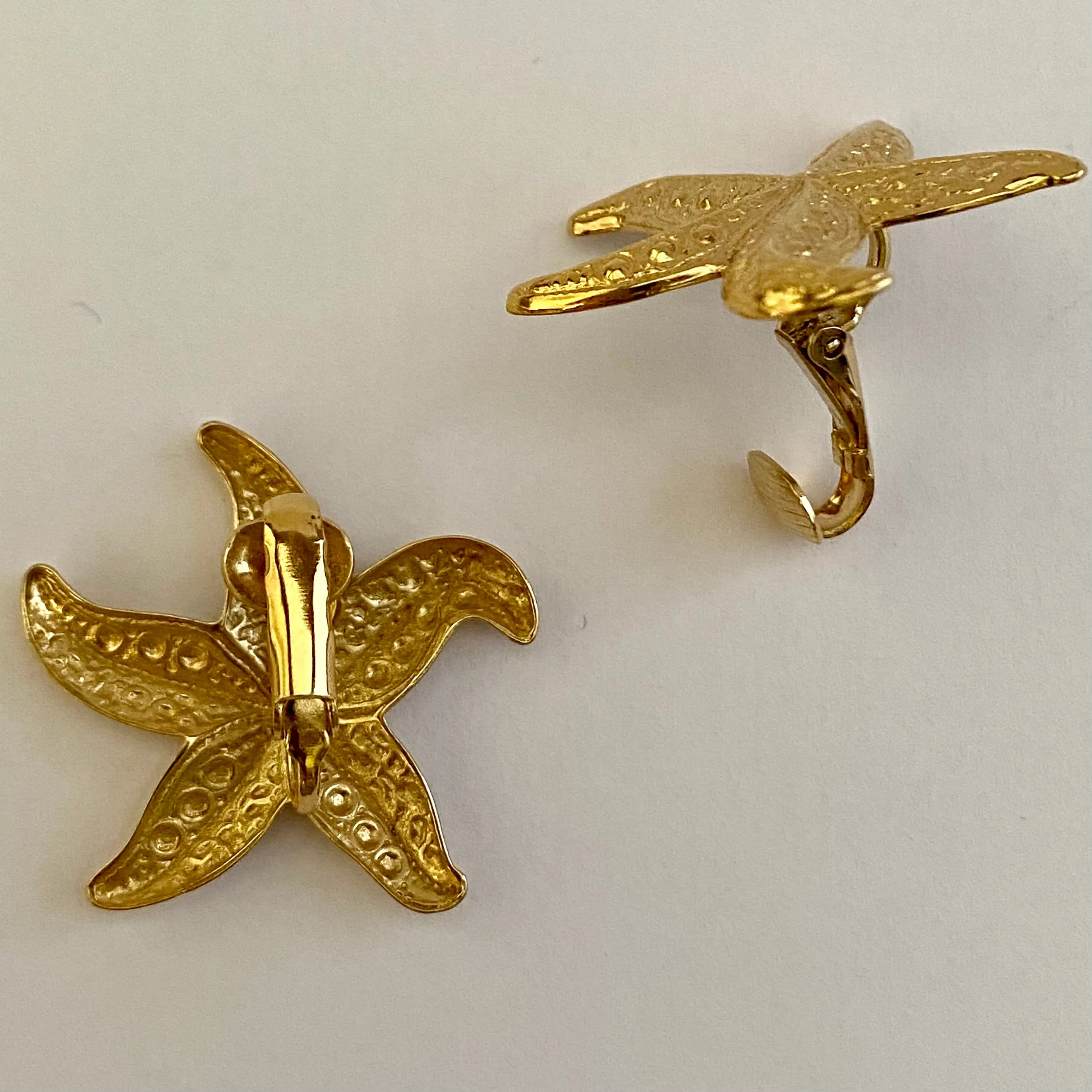 1987 Avon Starfish Clip Earrings