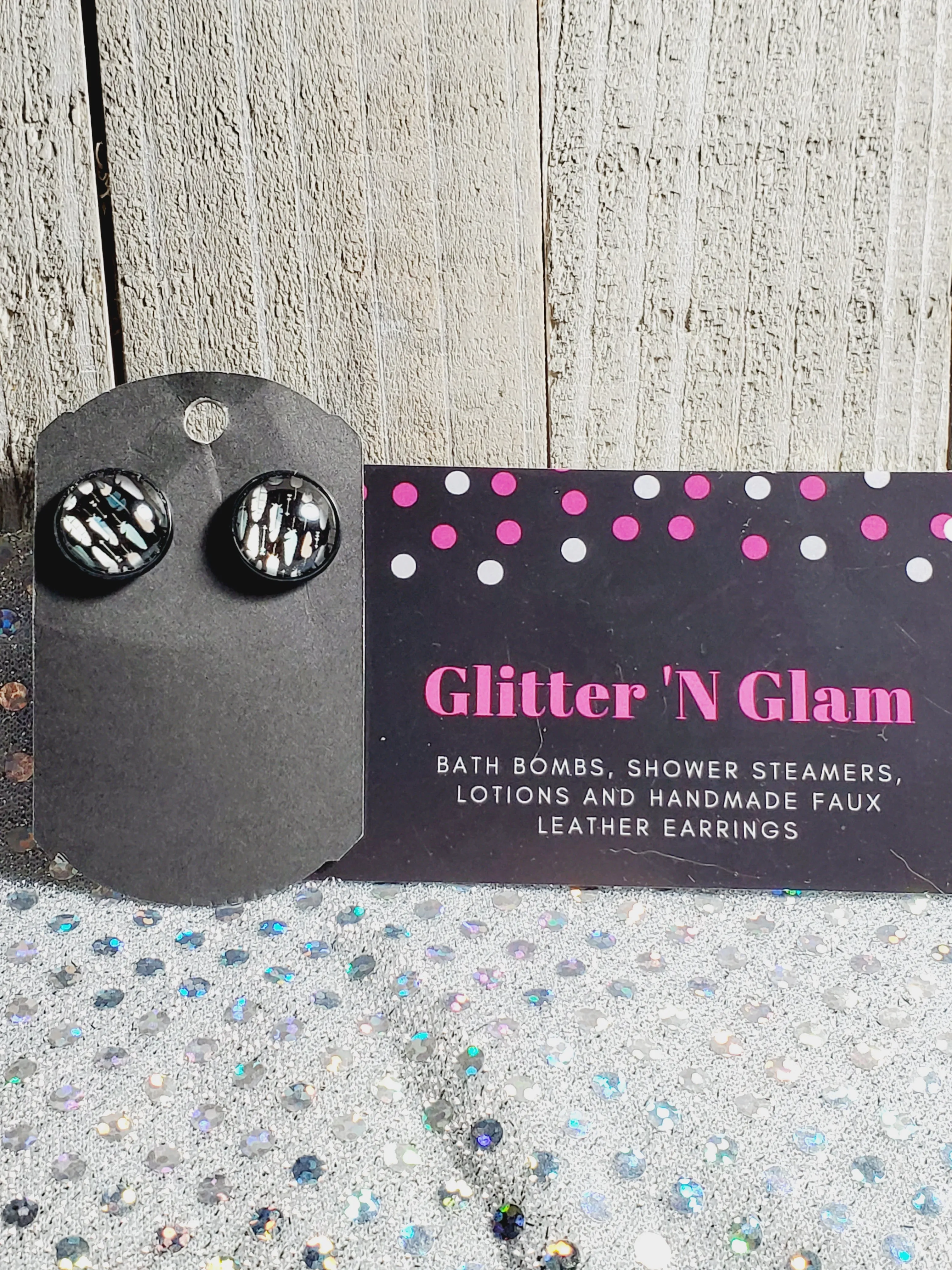 711 Black Feather Stud Earrings