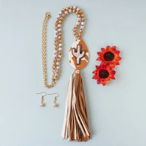 72792 - Squash Blossom Animal Hide Cactus Necklace - Brown & White