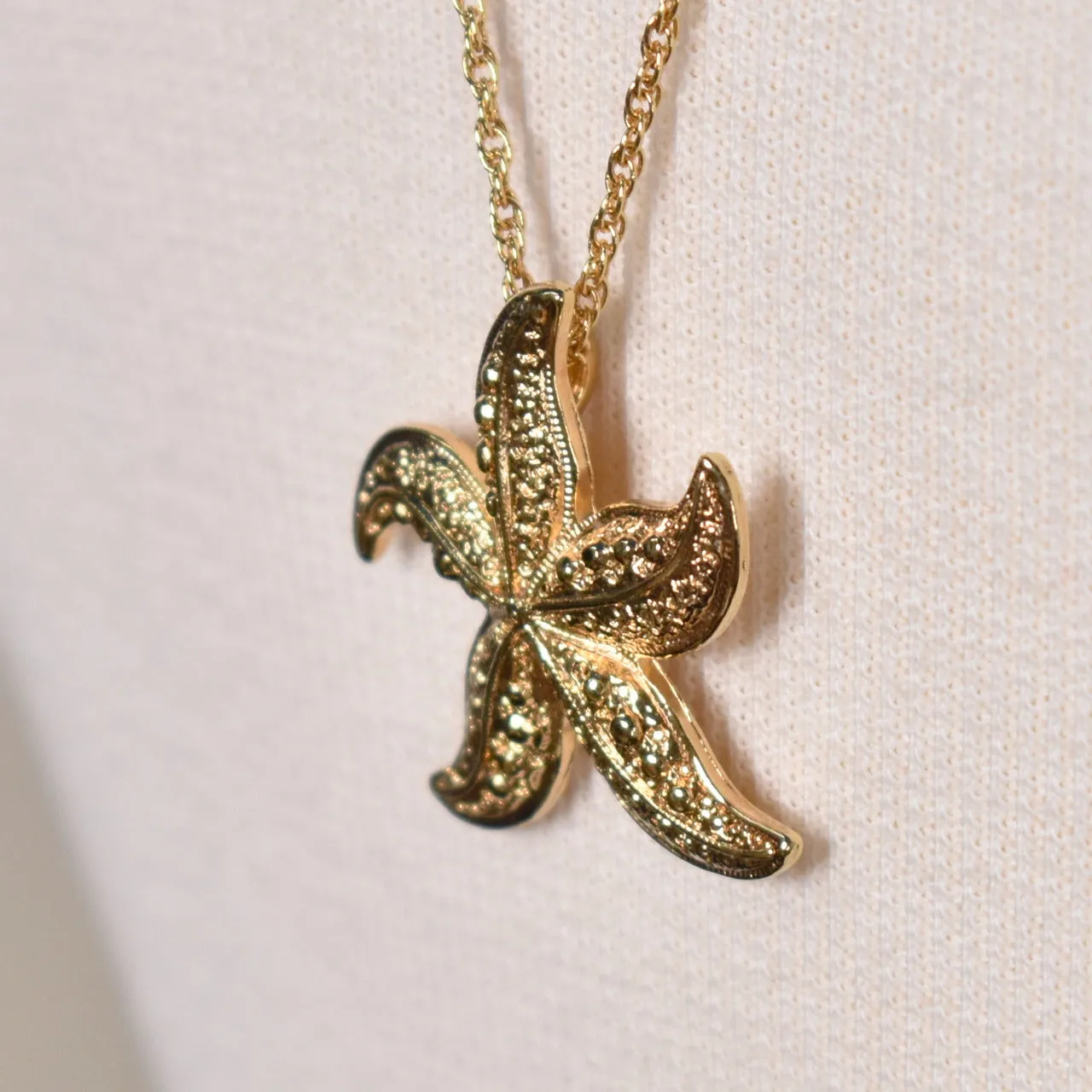 Avon Starfish Necklace Set