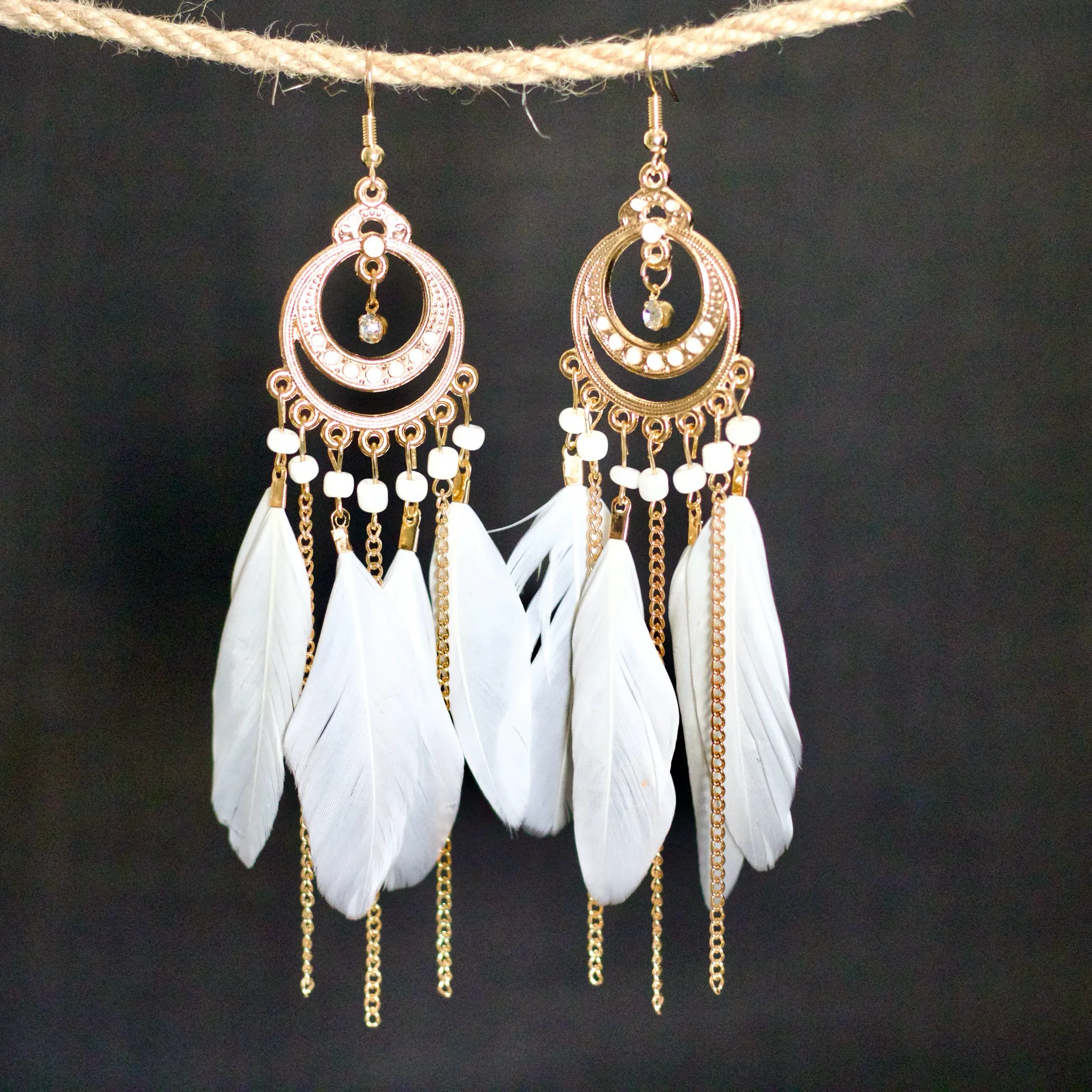 Boho Feather Dangle Earrings – Free-Spirited Elegance