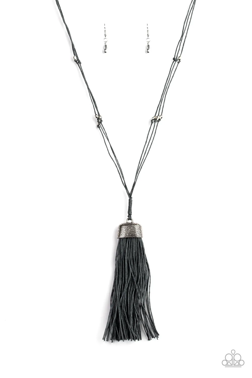 Brush It Off Silver
Necklace Paparazzi