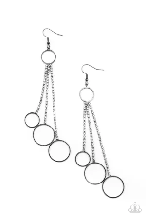 Demurely Dazzling Black
Earrings Paparazzi