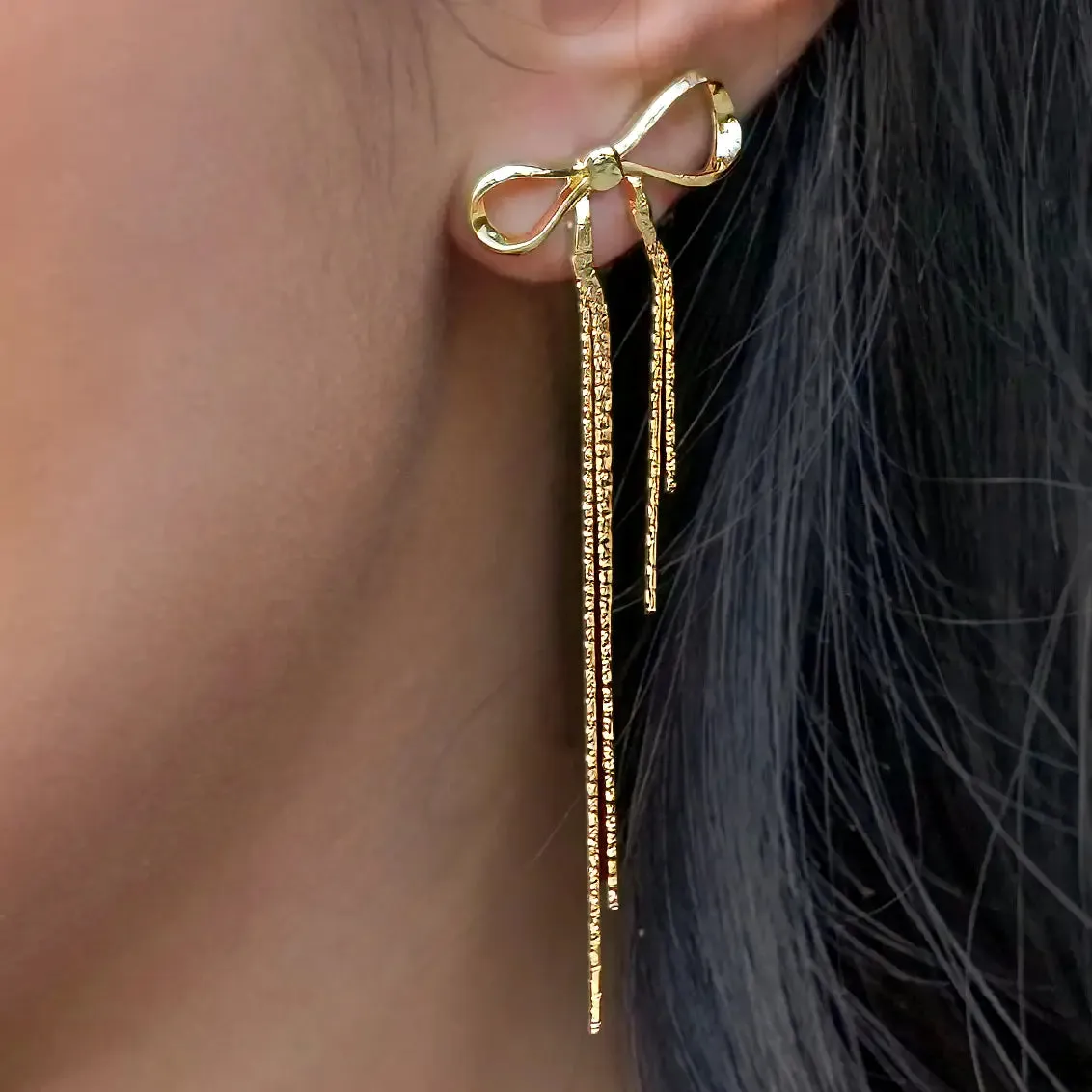 Disco Bow Stud*