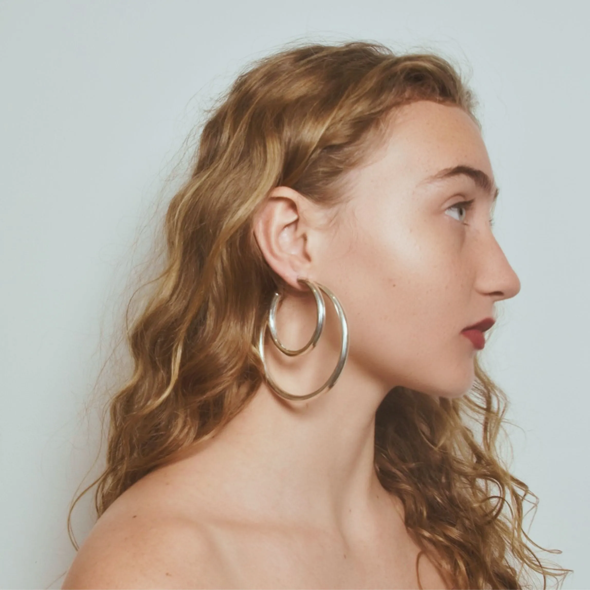 EALGA | SILVER HOOP EARRINGS 7 CM