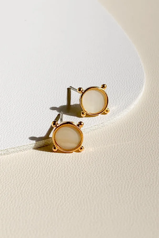 Elera Shell Ear Studs