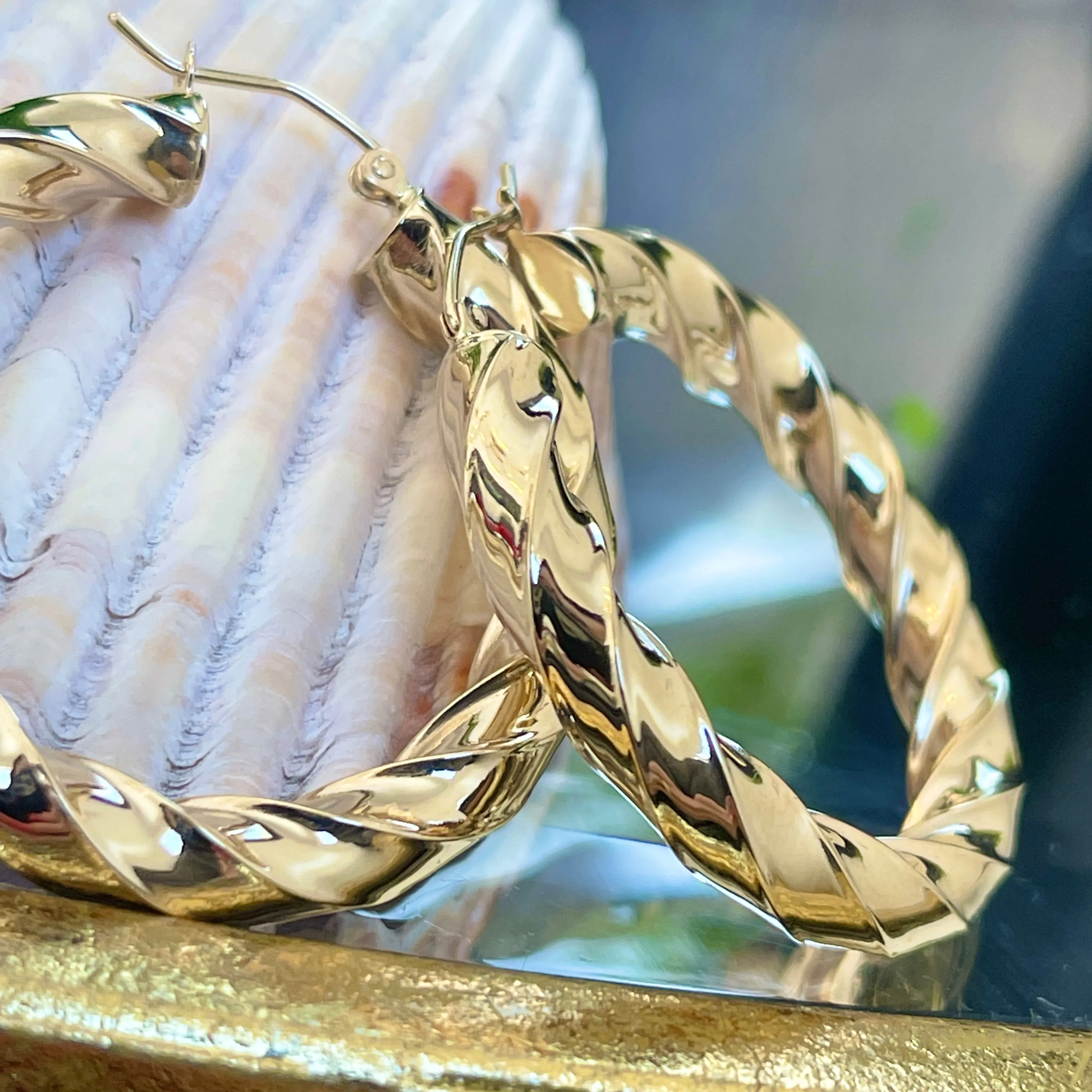 Estate 14KT Yellow Gold Polished Twisted 5mm Tube Hoop Earrings 27mm