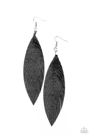 Feather Fantasy Black
Earrings Paparazzi