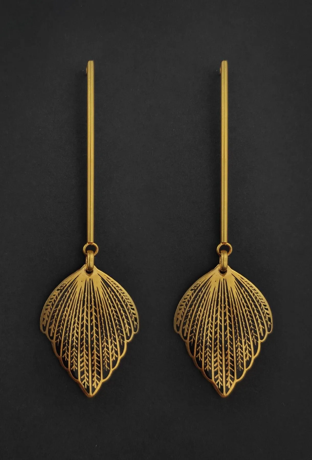 Feather Pendulum Earrings