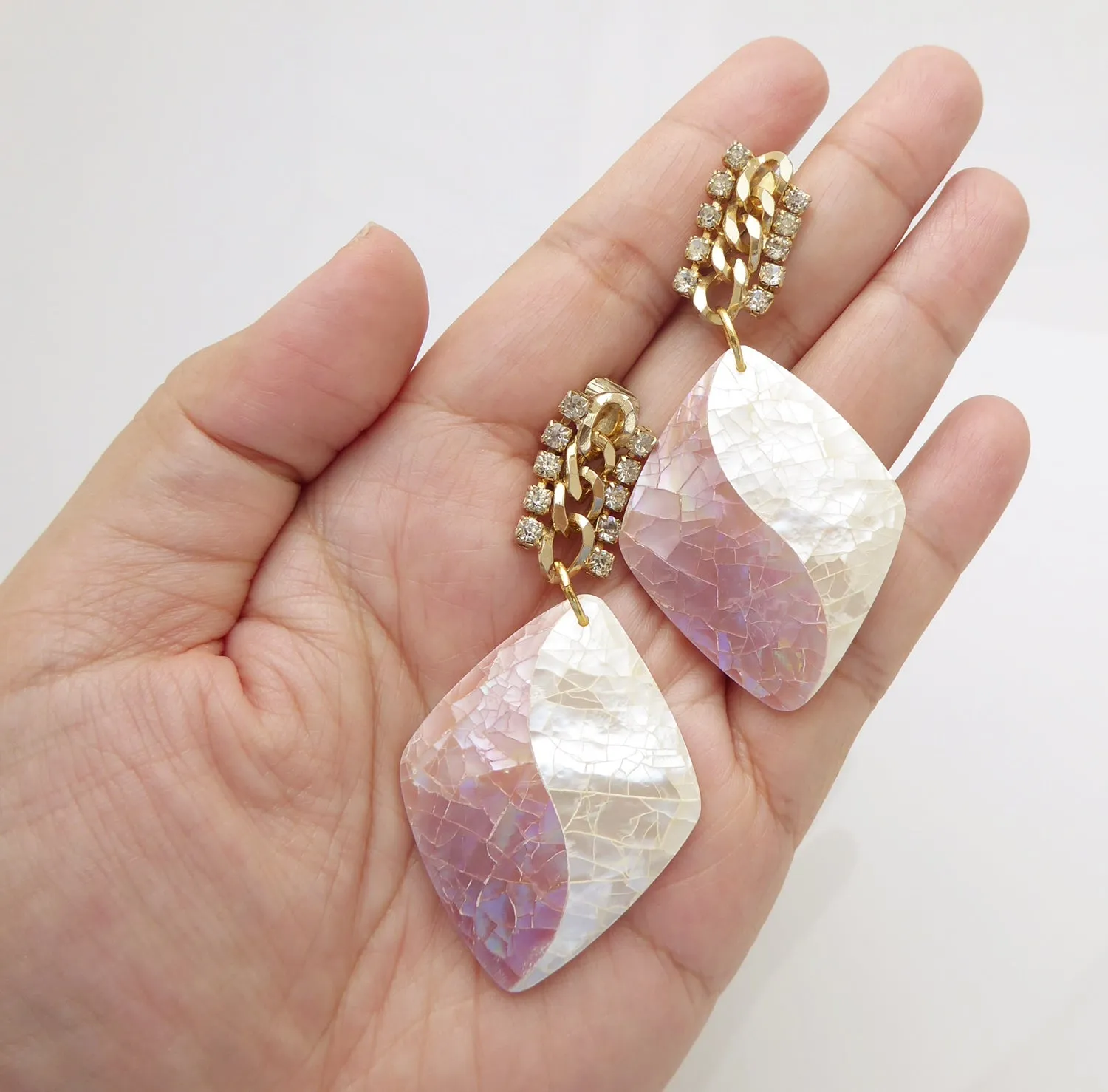 Hathor shell earrings