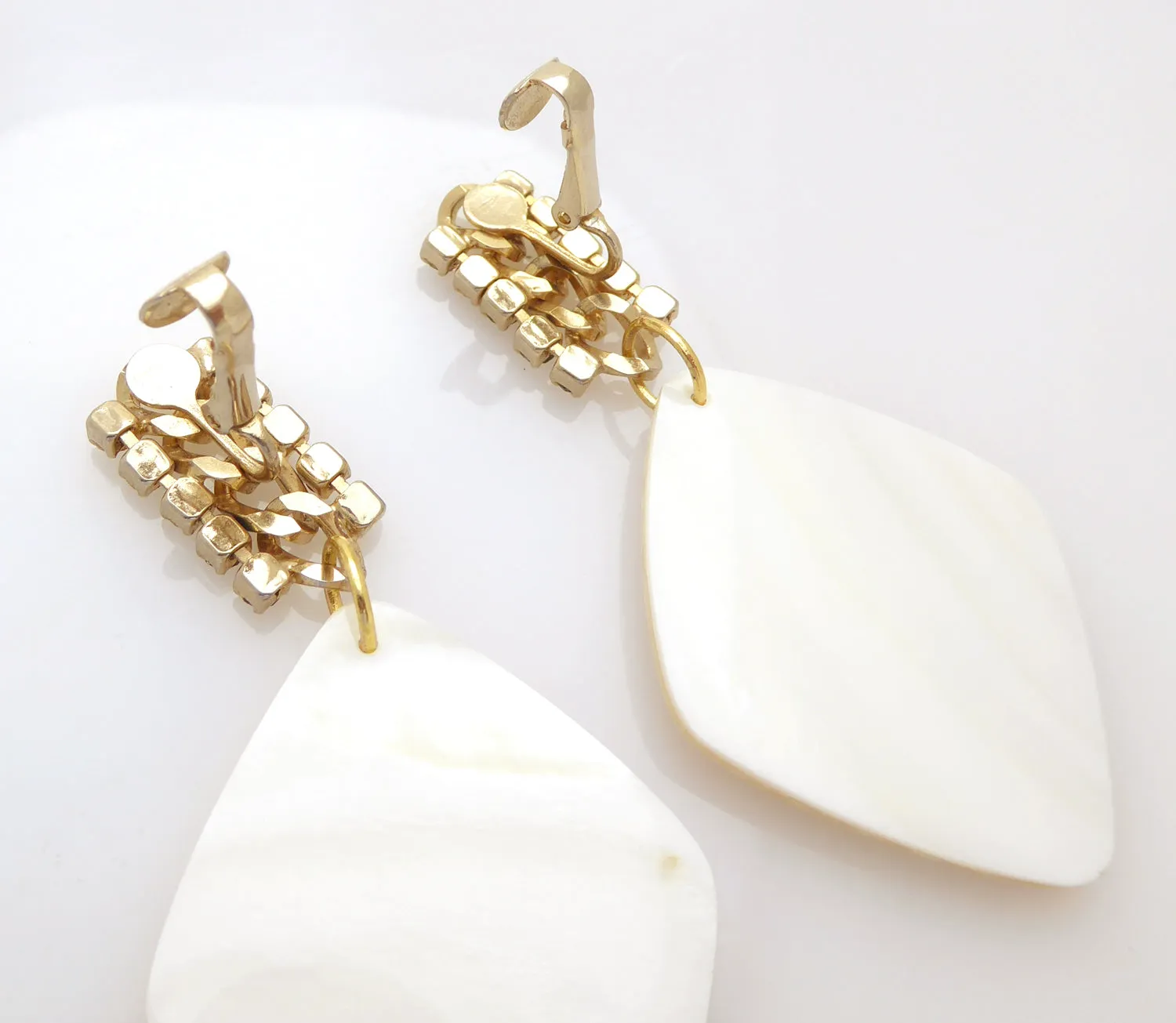 Hathor shell earrings