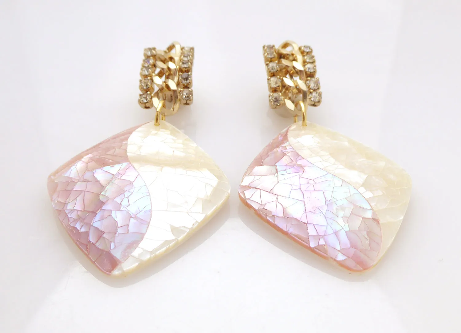 Hathor shell earrings