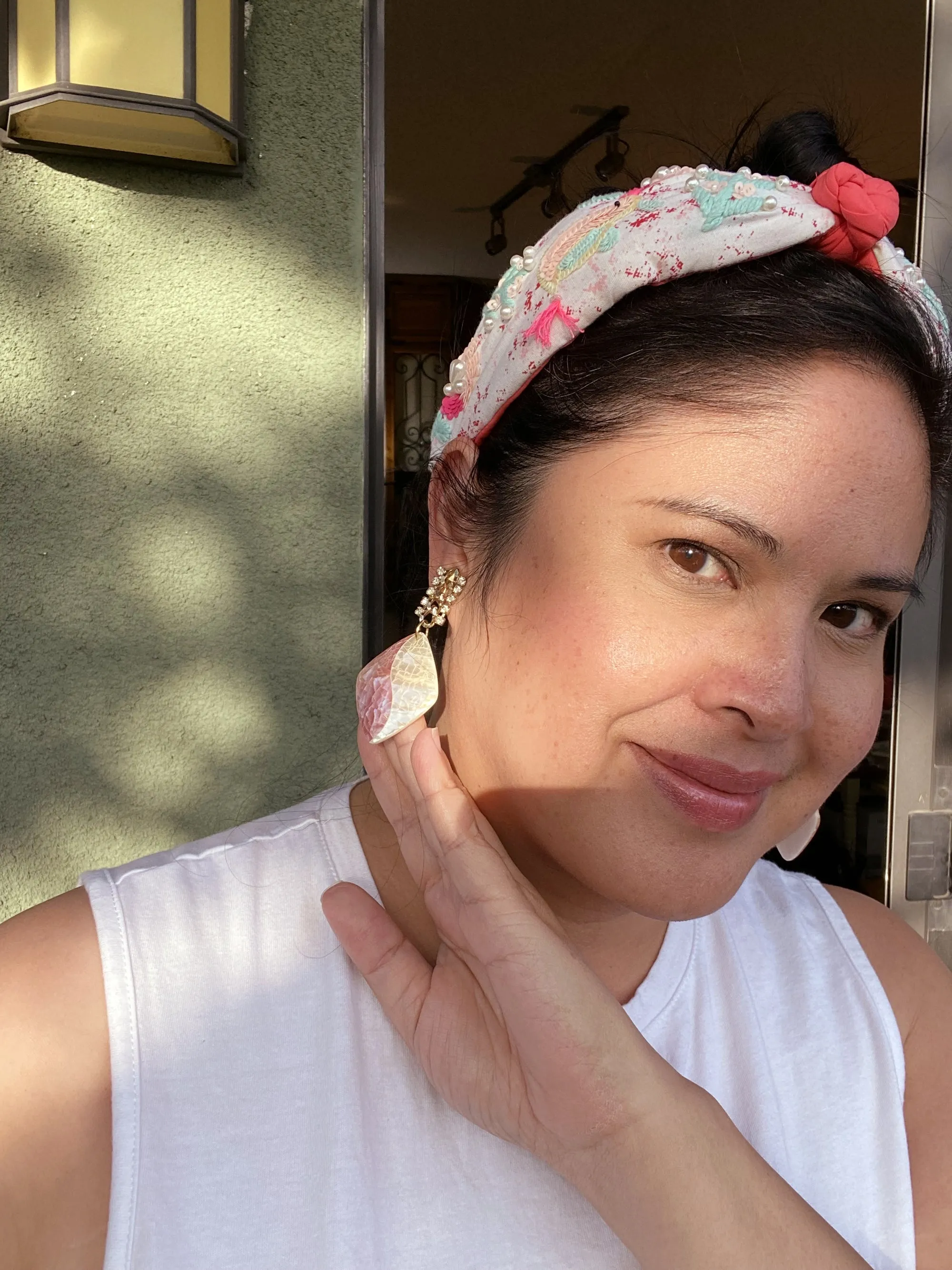 Hathor shell earrings