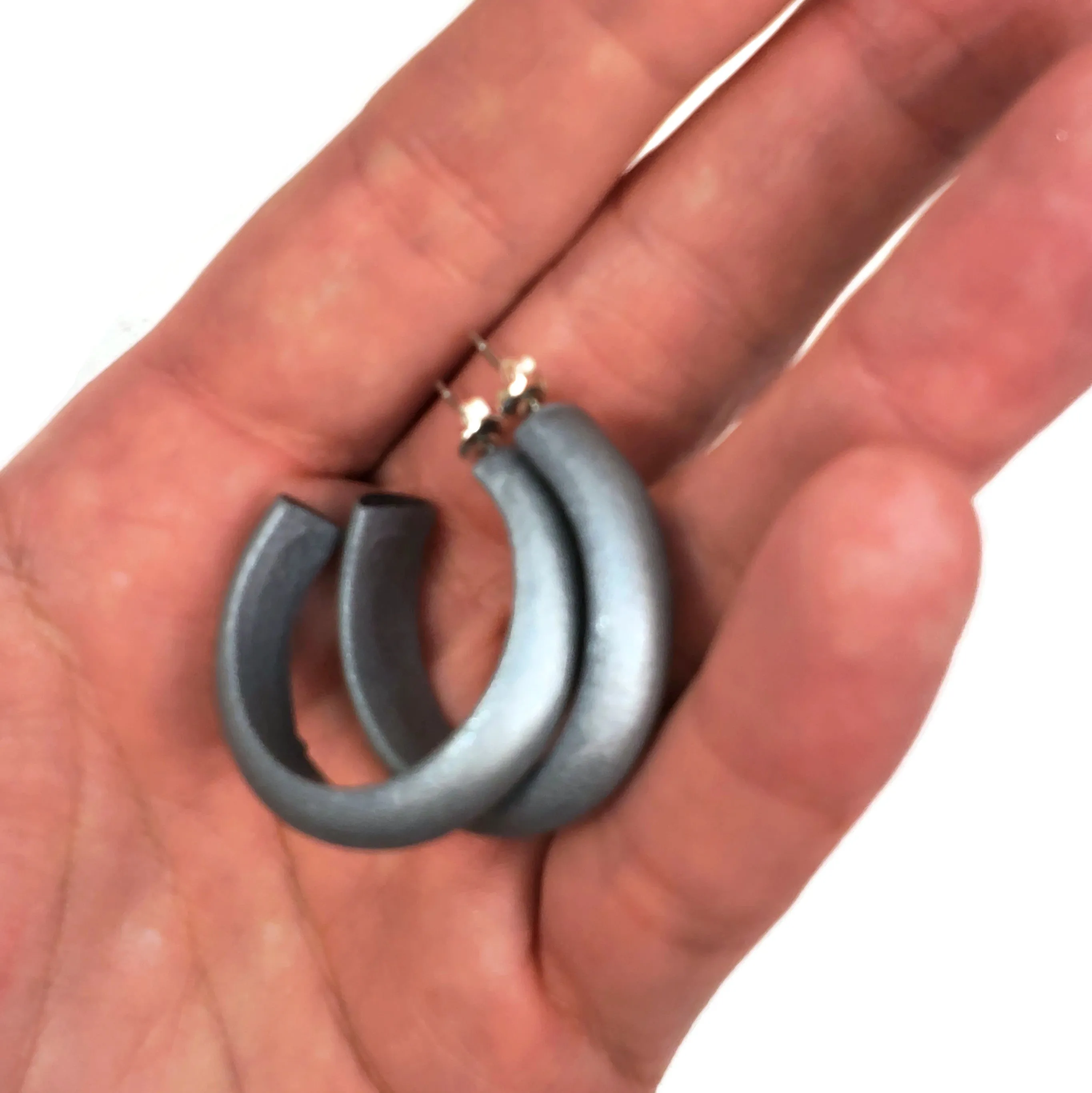 Hoop Earrings Medium - Solid Color  - Chrome