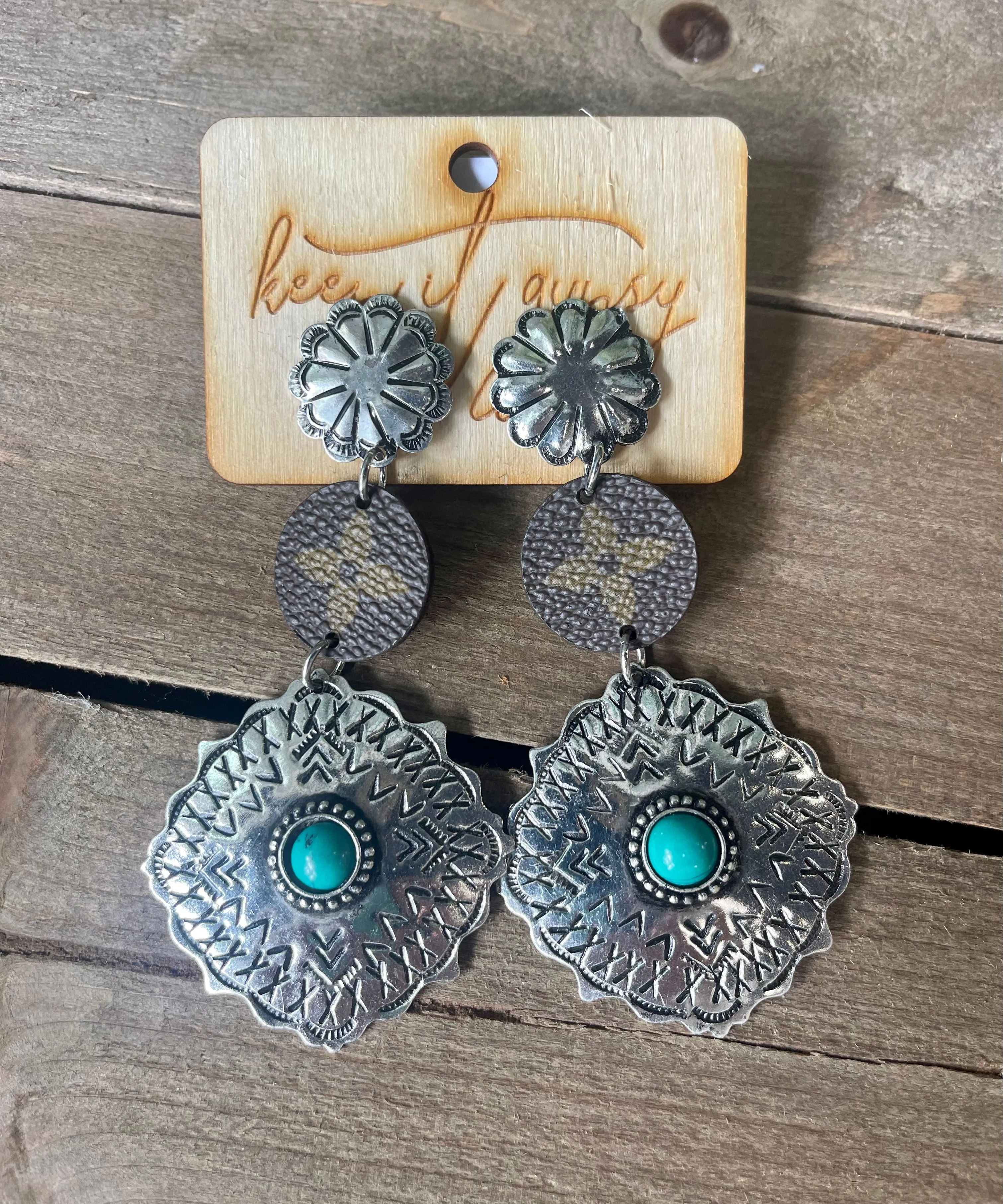 Keep It Gypsy Sadie Conch Earrings