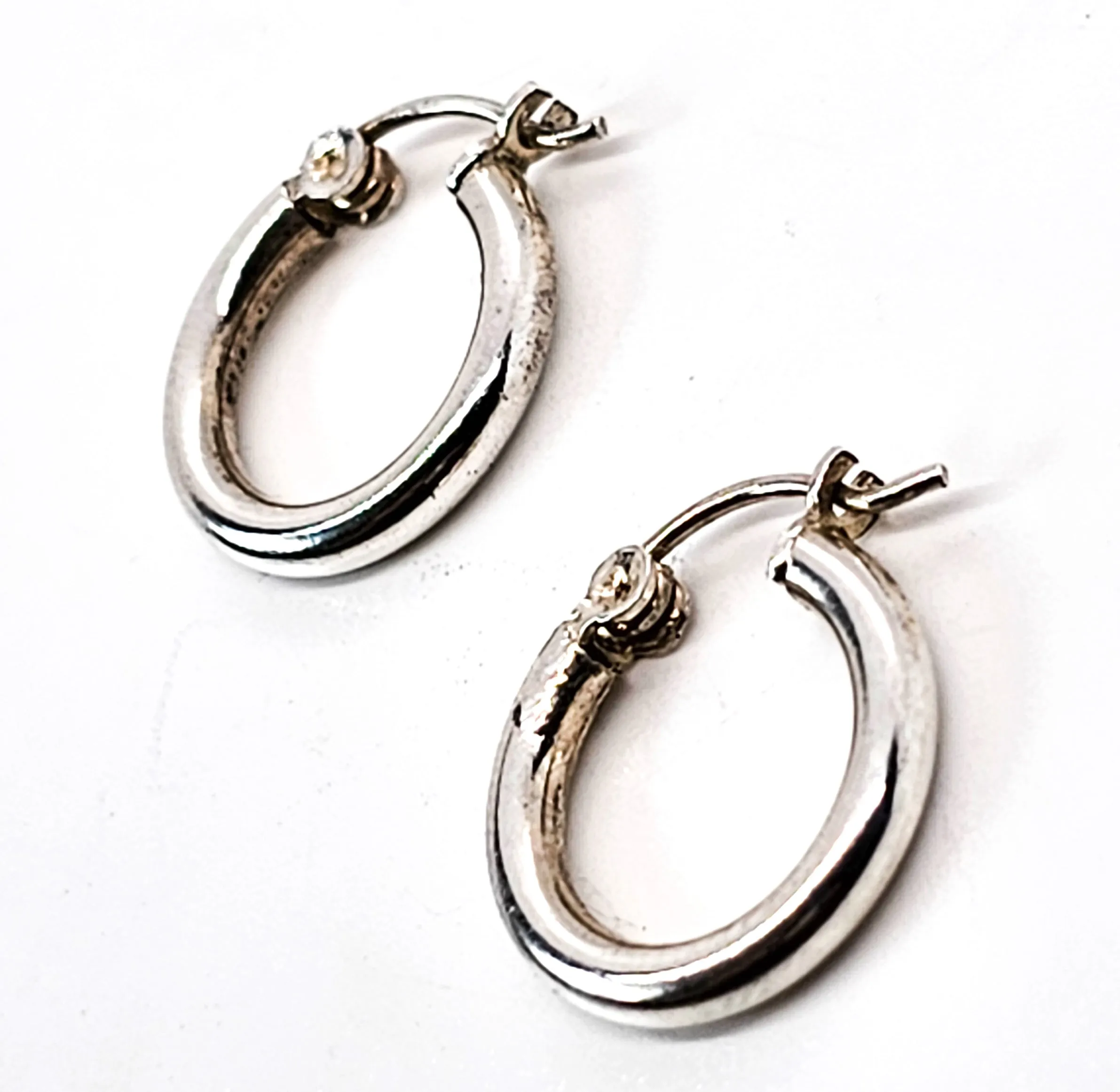 Lever back small 5/8ths inch sterling silver vintage earrings