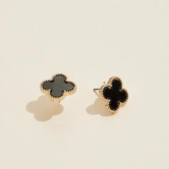 Lila - Clover Shape Shell Stud Earring