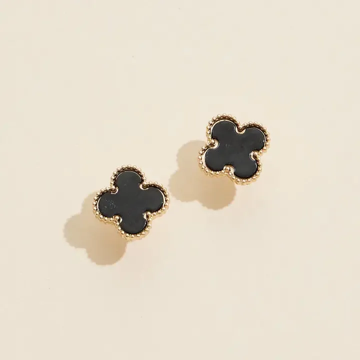 Lila - Clover Shape Shell Stud Earring