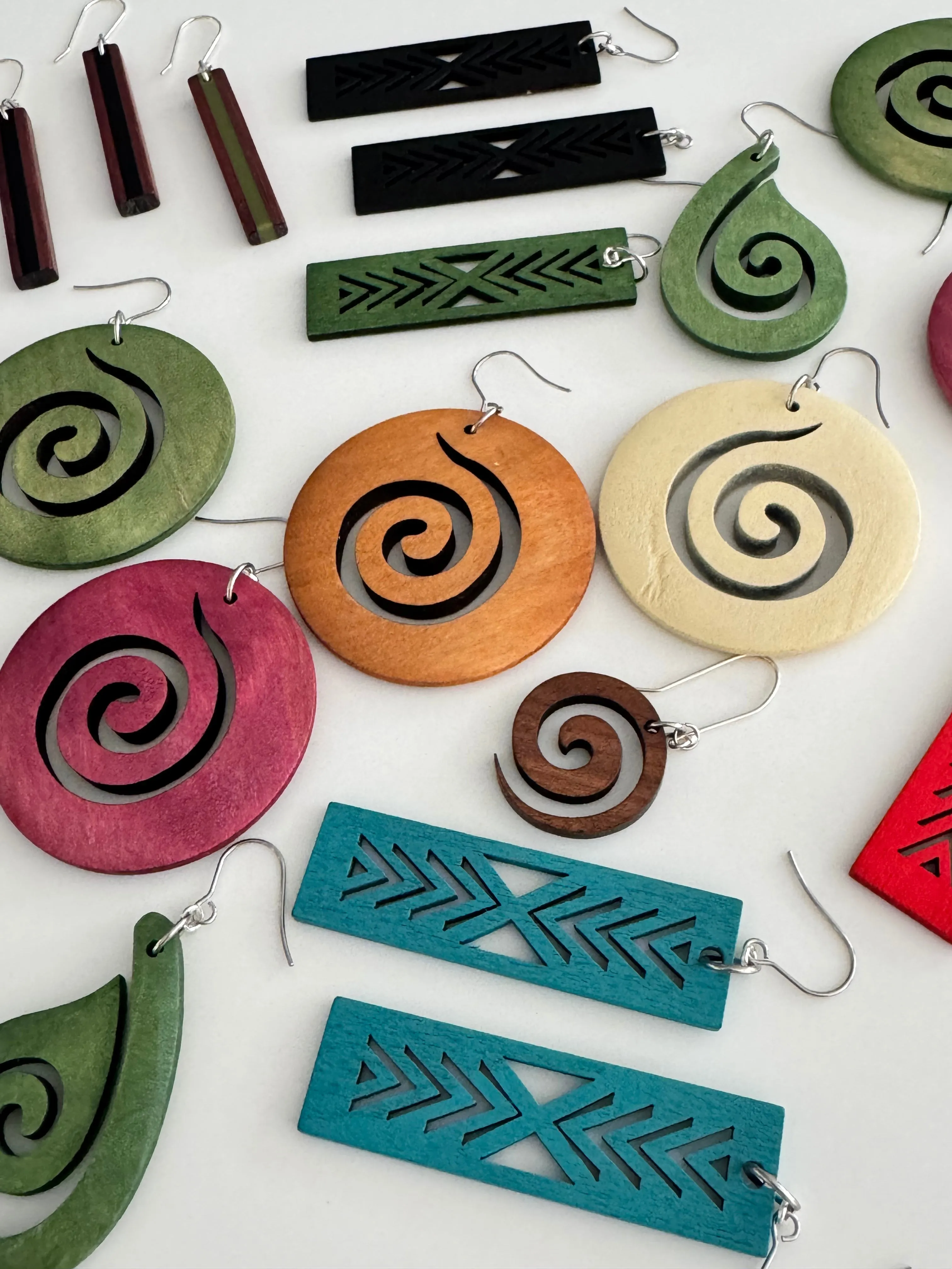 Mana earrings x6
