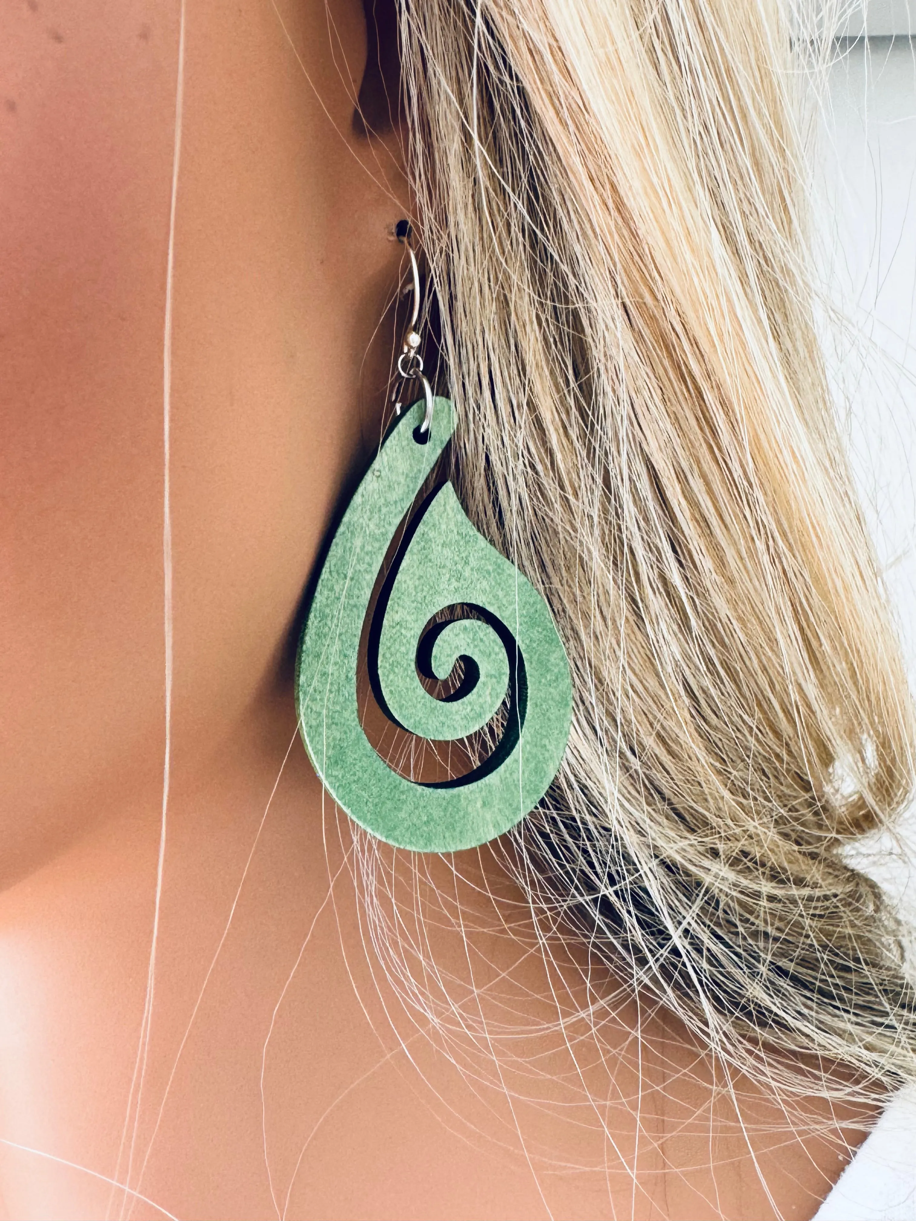 Mana earrings x6