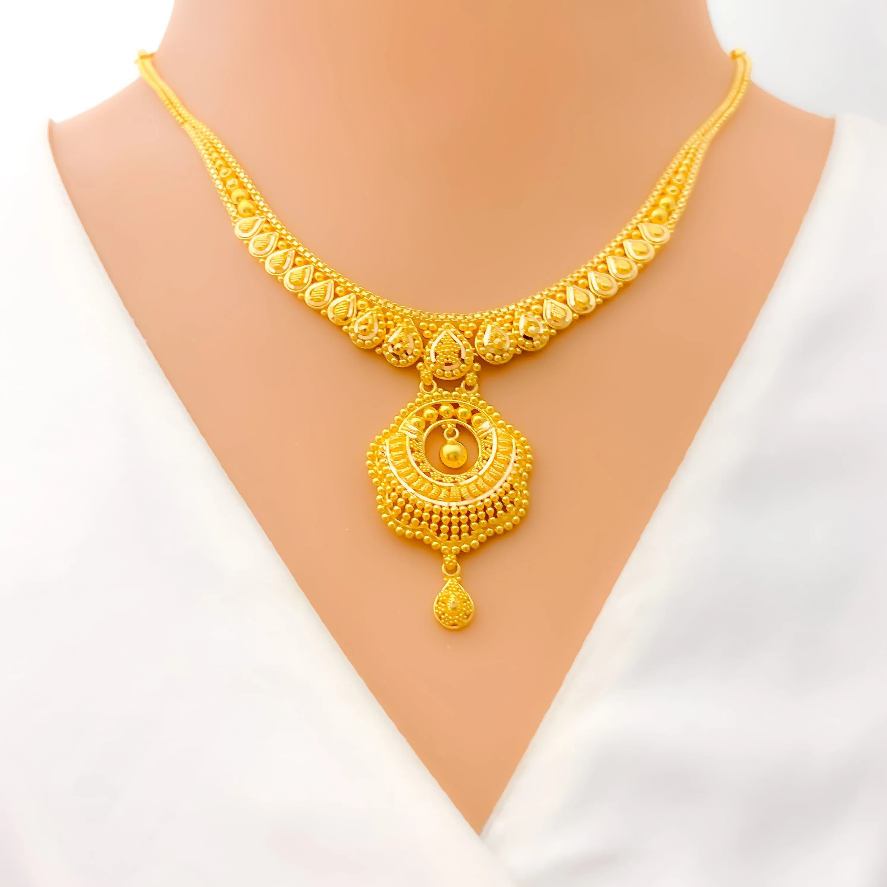 Mesmerizing Peacock Feather Accented 22k Gold Necklace Set