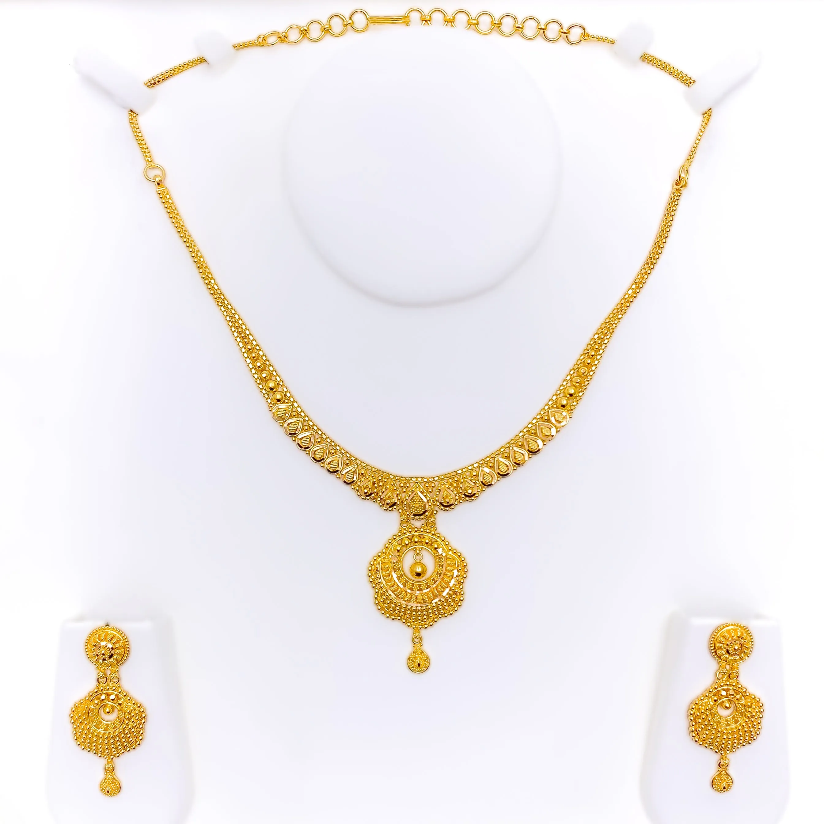 Mesmerizing Peacock Feather Accented 22k Gold Necklace Set