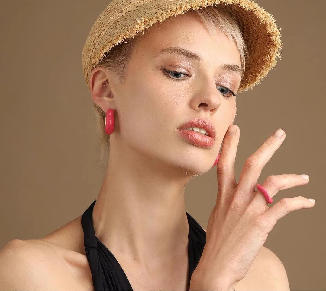 MINI HOOP EARRINGS WITH ENAMEL