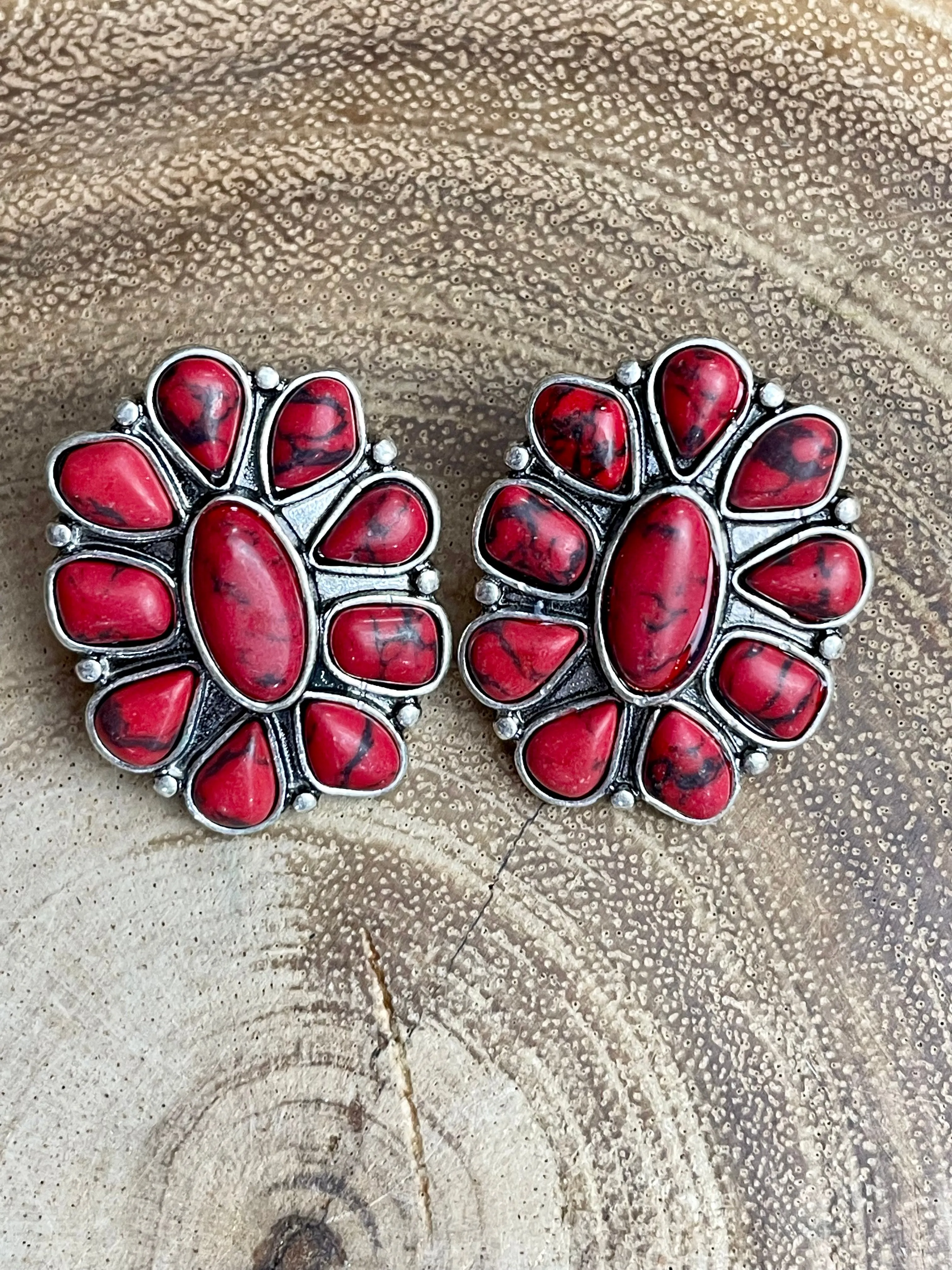 Paige Oval Flower Stud Earrings