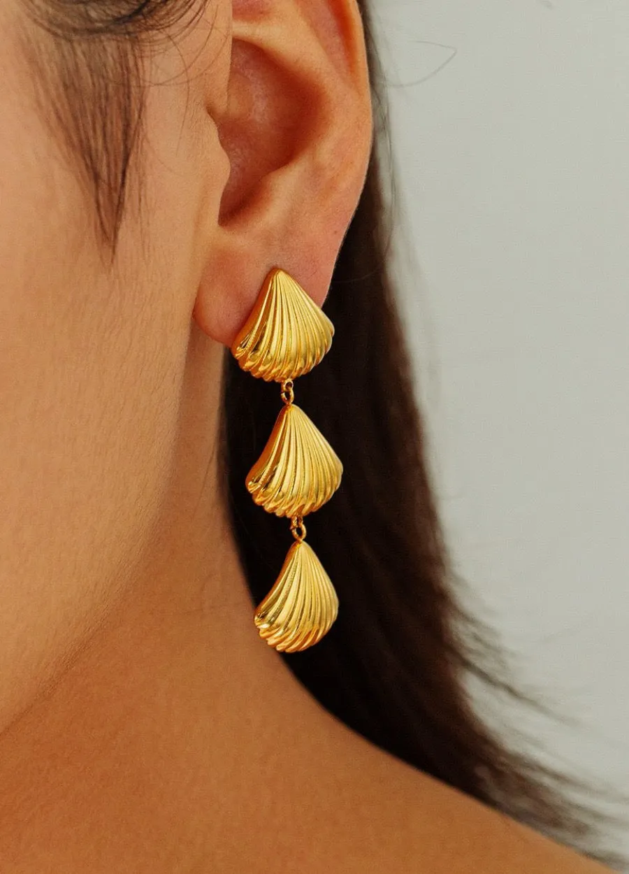 SEA-SHELL DANGLING EARRINGS