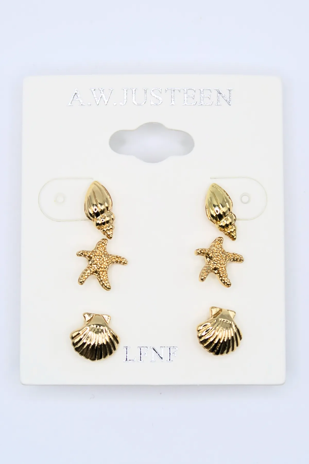 SEASHELL STUDS