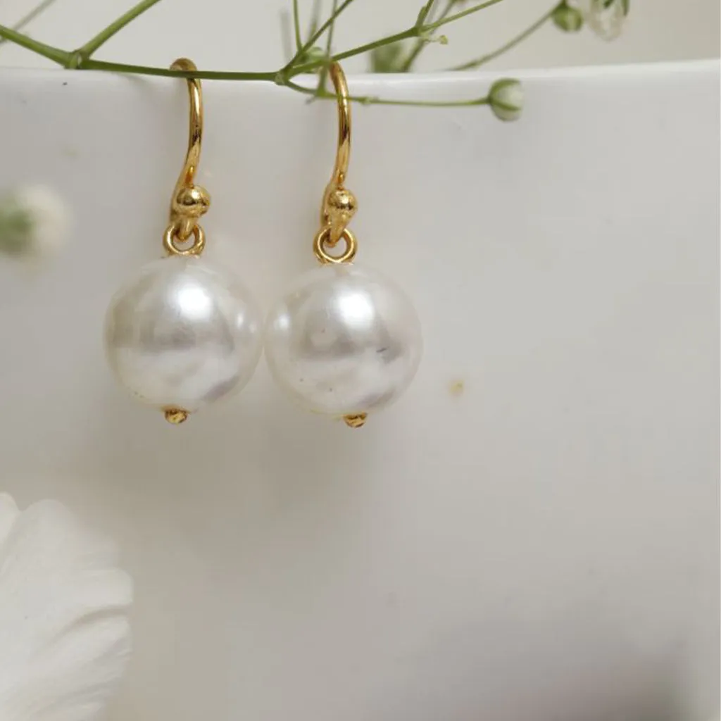 Shell Pearl Earrings