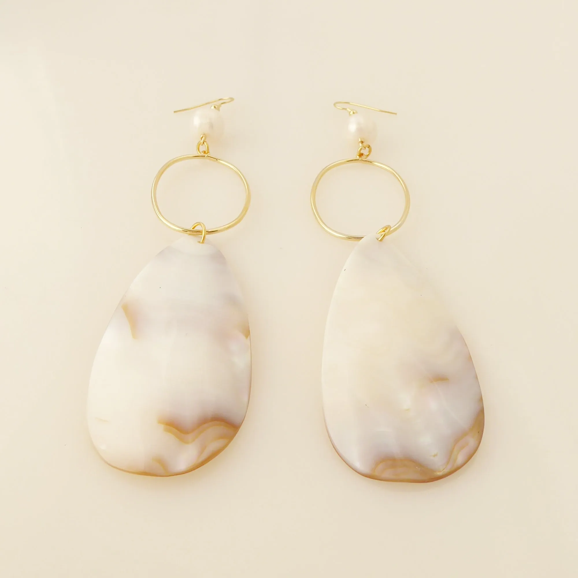 Shell teardrop earrings