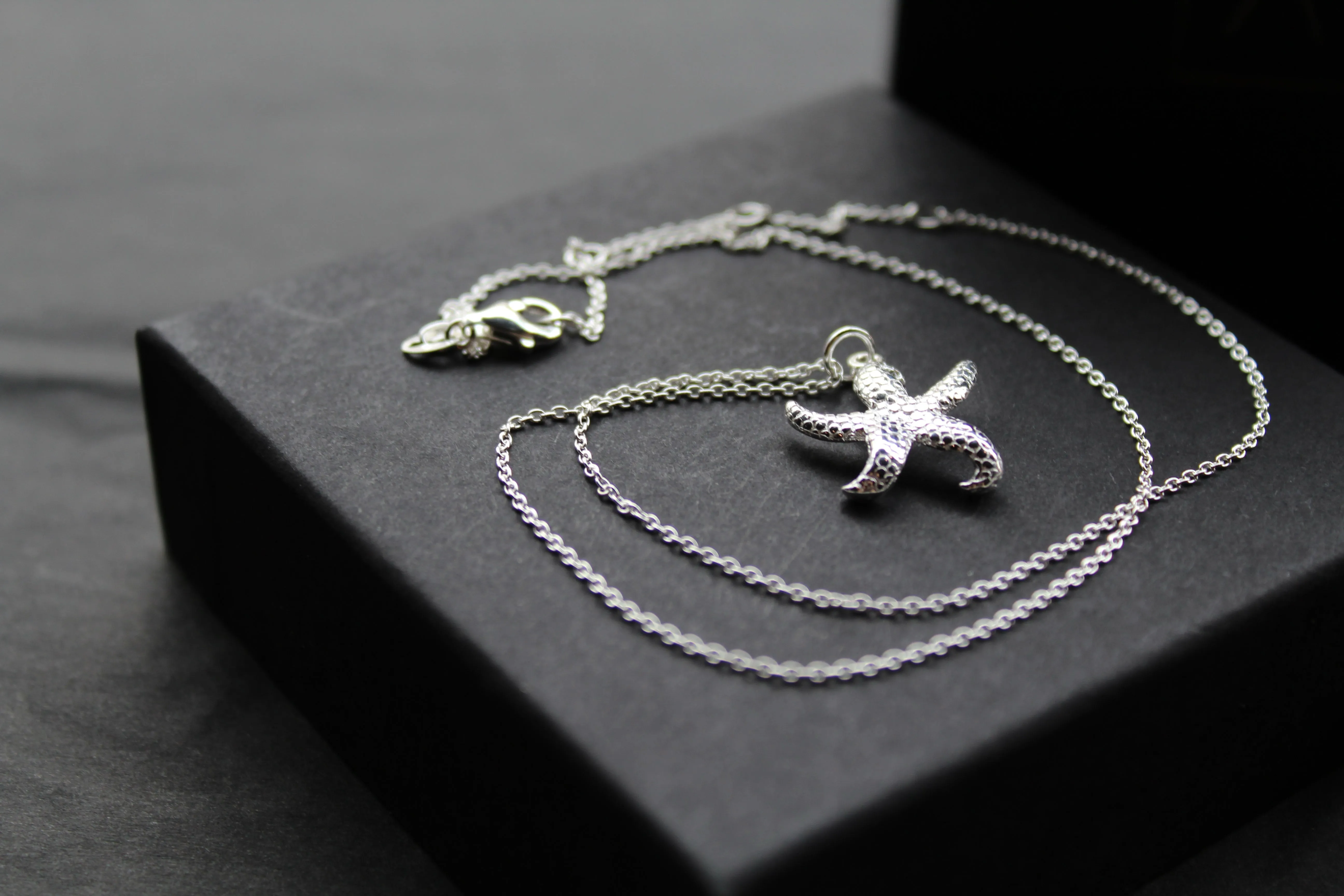 Silver Chunky Starfish Necklace
