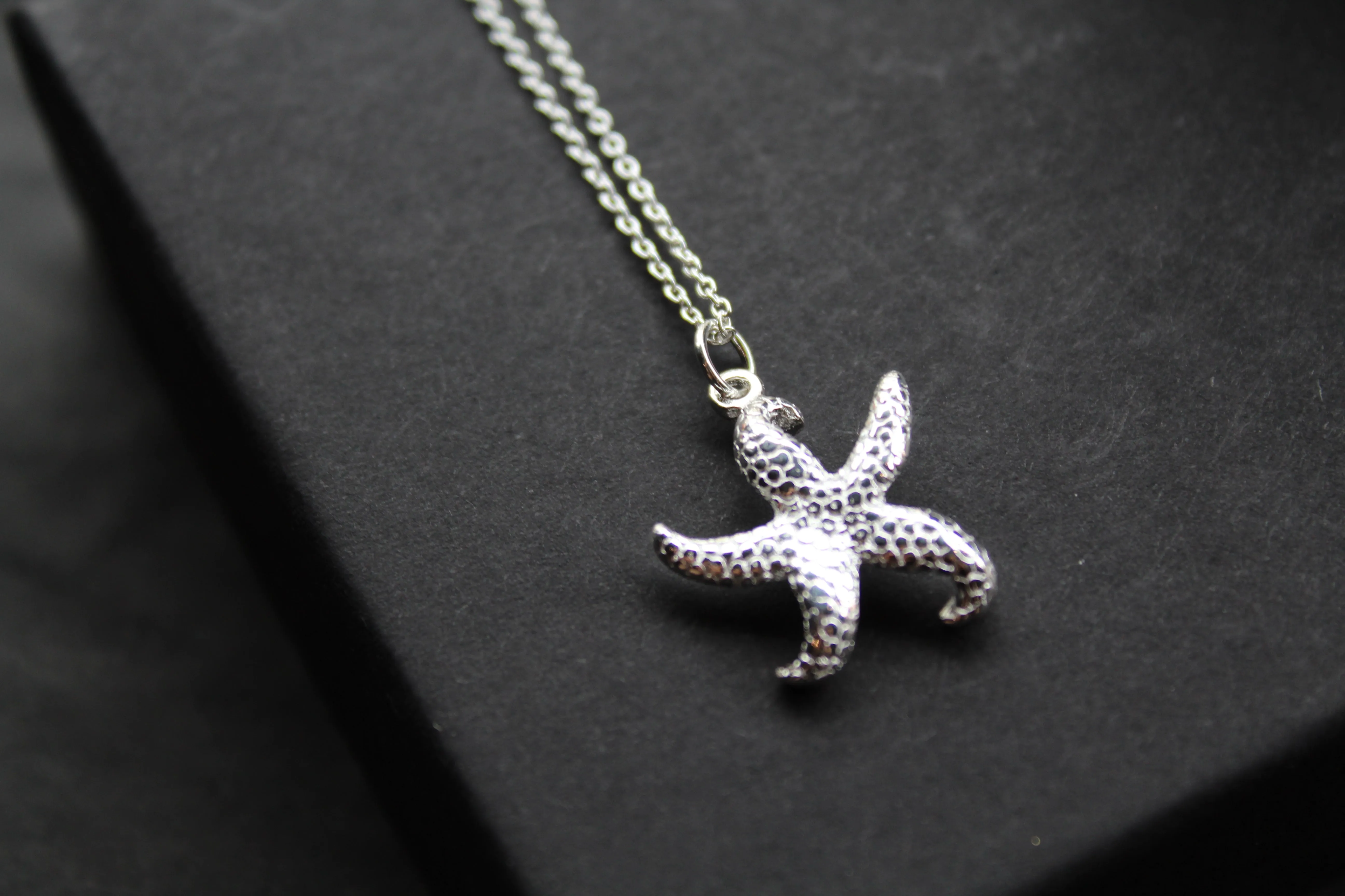 Silver Chunky Starfish Necklace