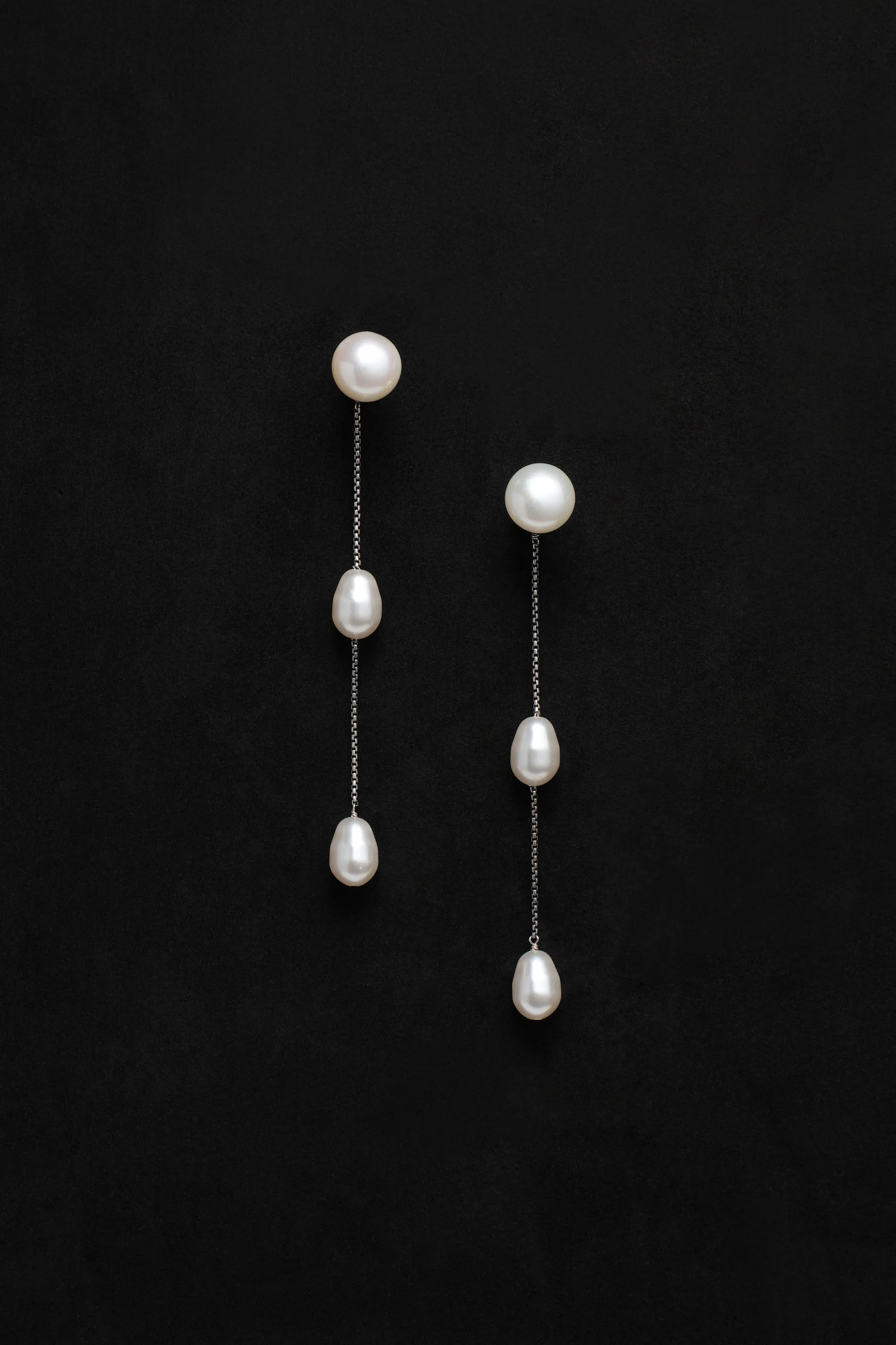 SMALL PEARL DROP EARRINGS