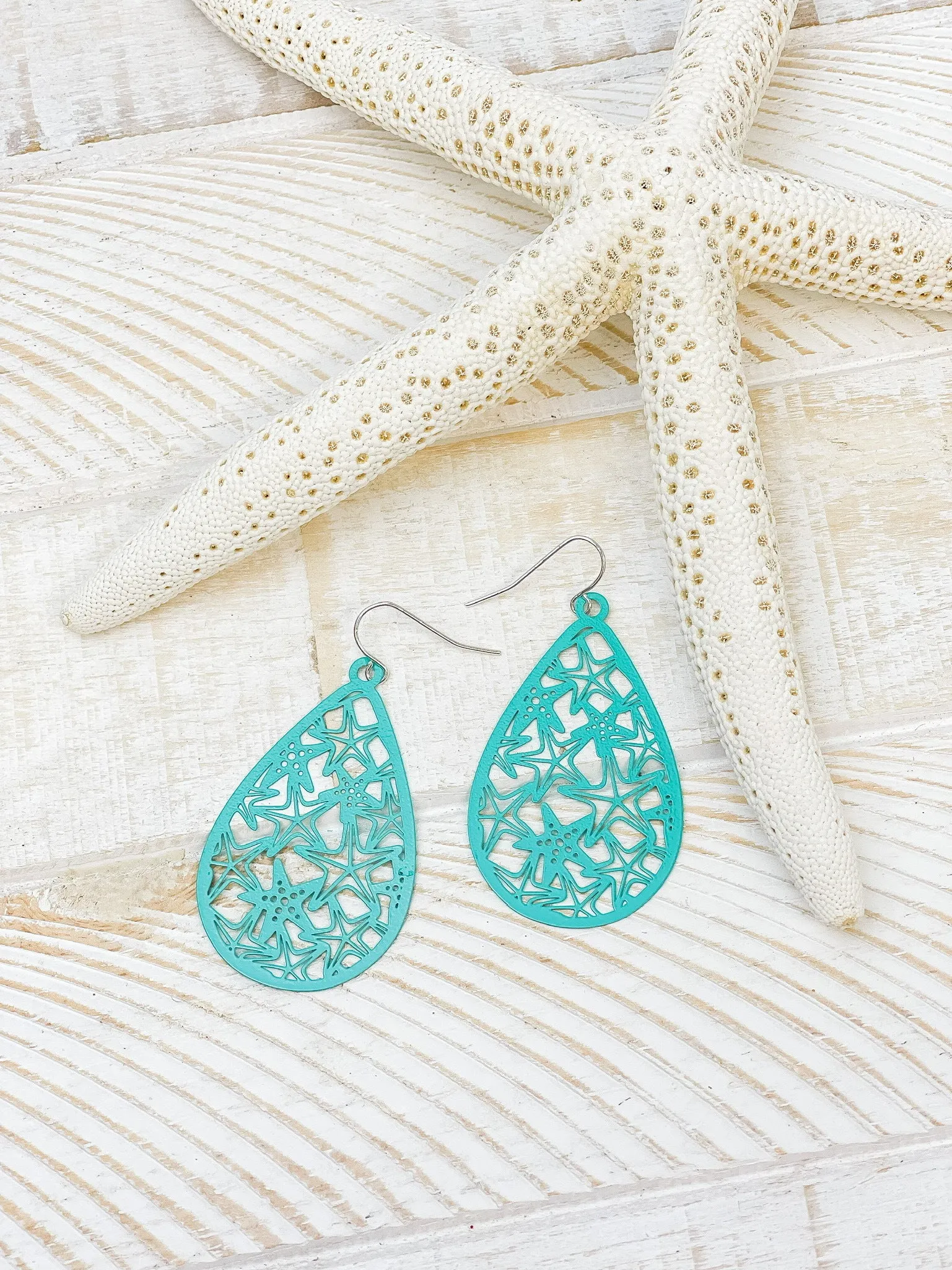 Starfish Cutout Oval Dangle Earrings