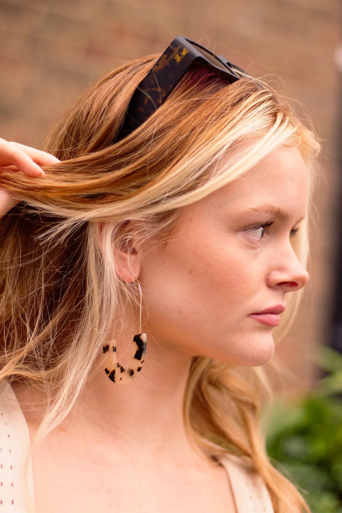 Threader Tortoise Shell Scoop Earrings