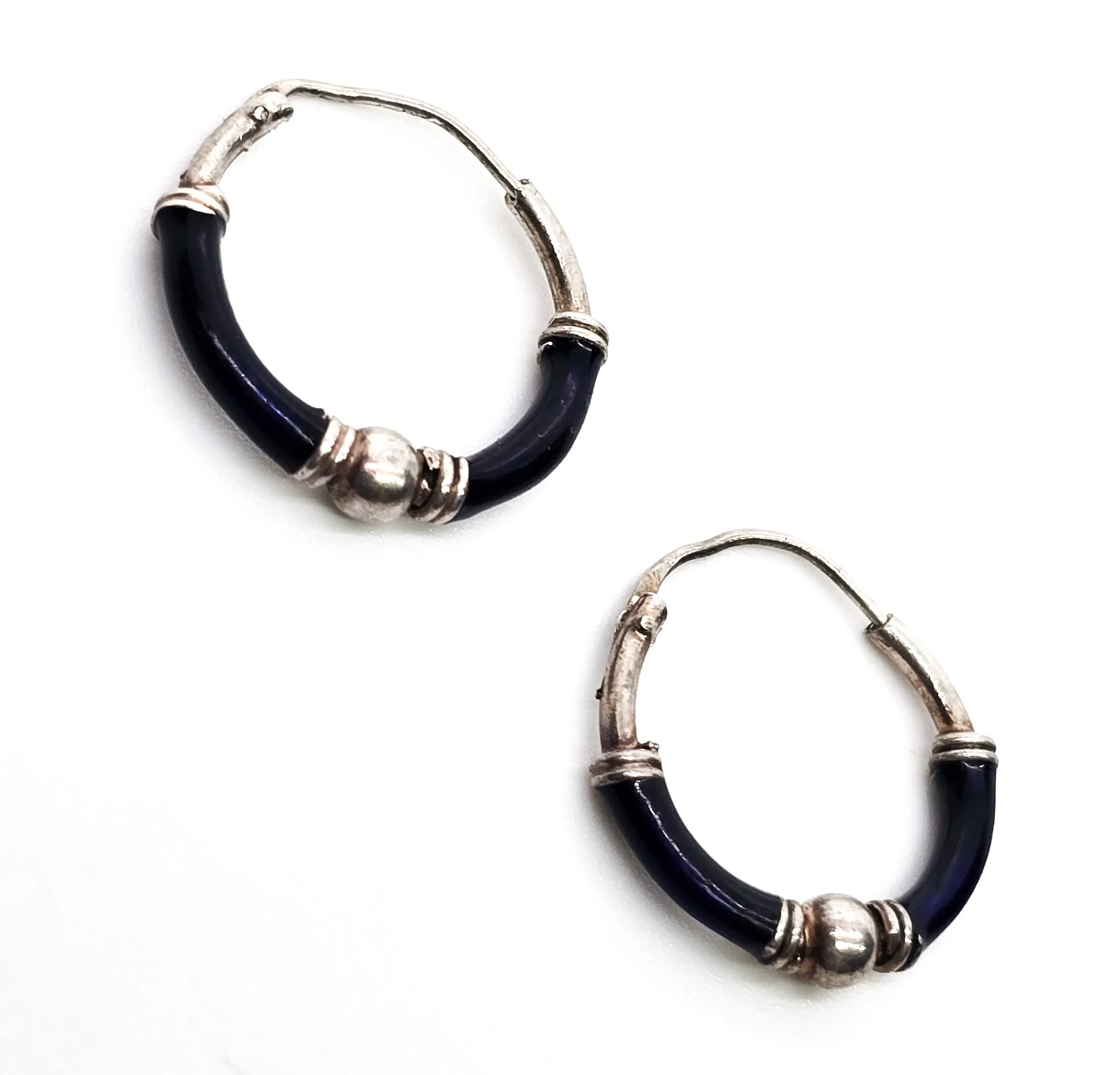 Tribal Balinese small petite dark blue sterling silver internal thread vintage hoop earrings