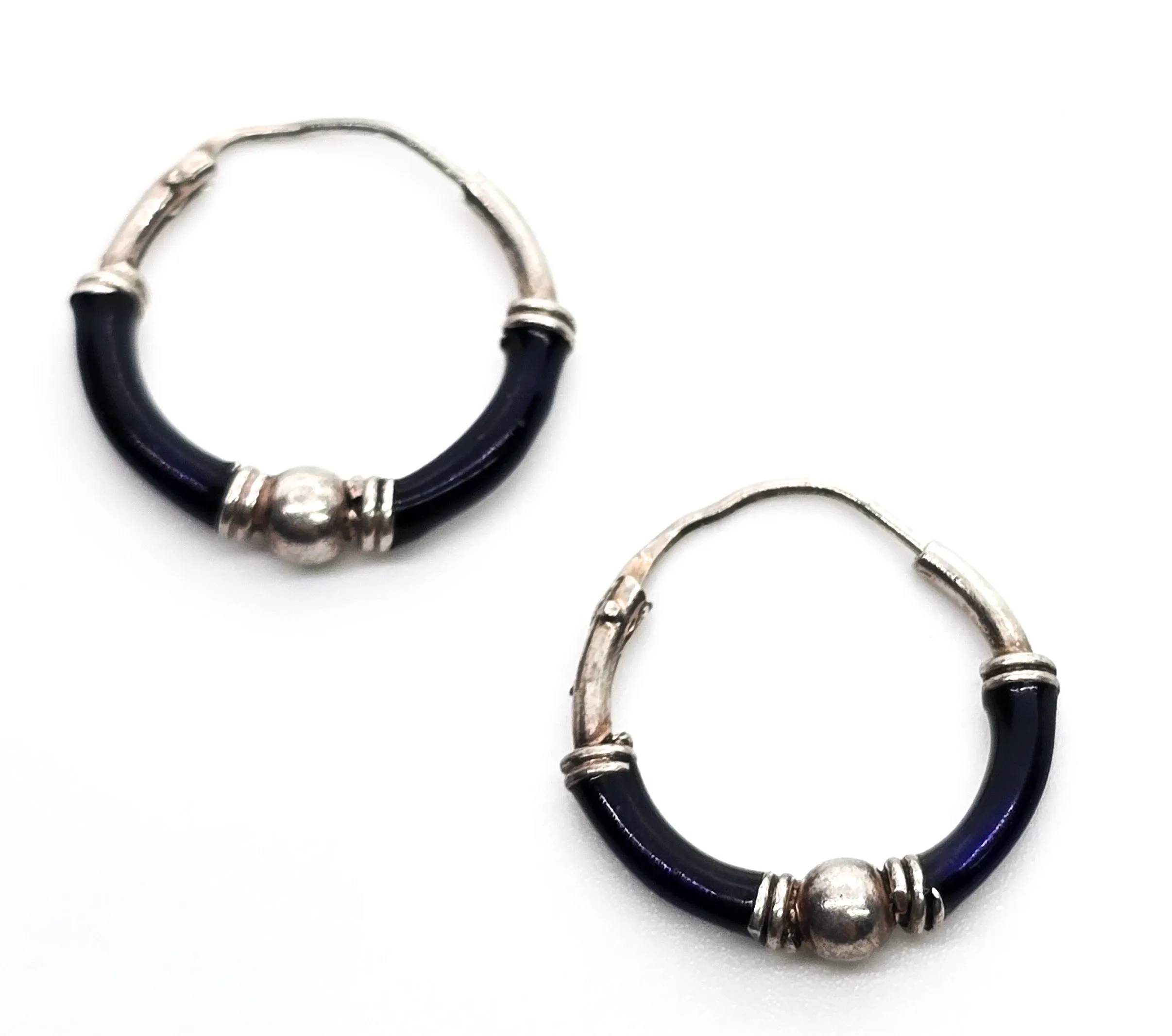 Tribal Balinese small petite dark blue sterling silver internal thread vintage hoop earrings