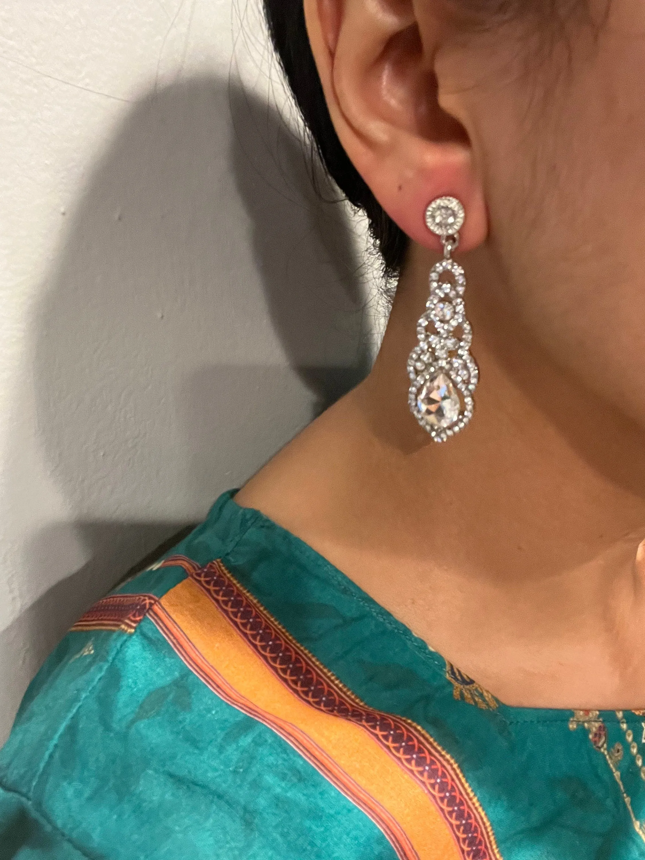 White crystal earrings , clear long  earrings , silver tone earrings , bridal chandelier crystal earrings