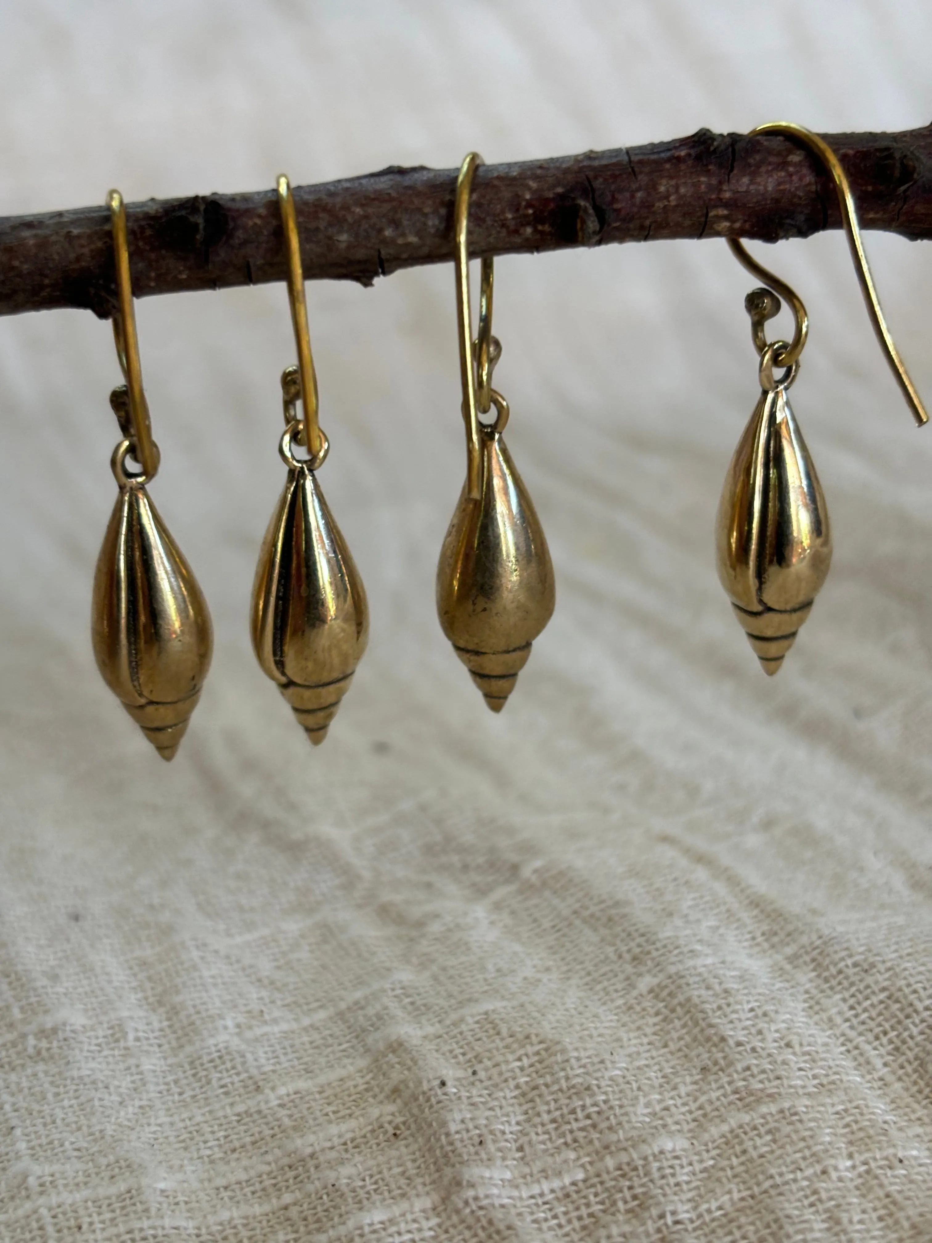 z11. Brass Shell Earrings