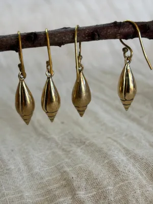 z11. Brass Shell Earrings